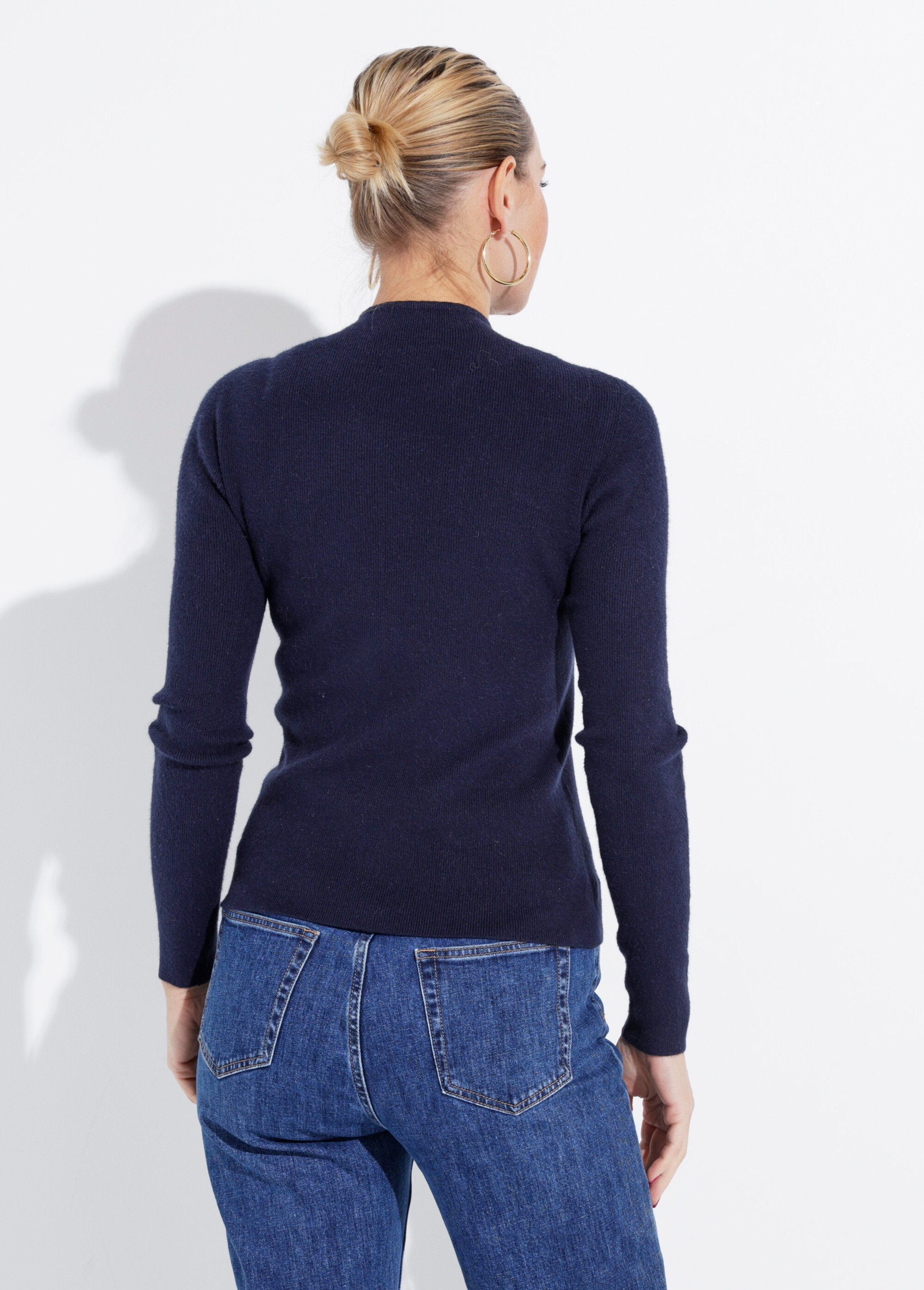 Pull col roulotté forme ajustée Femme Bleu IA-AR963 DO1
