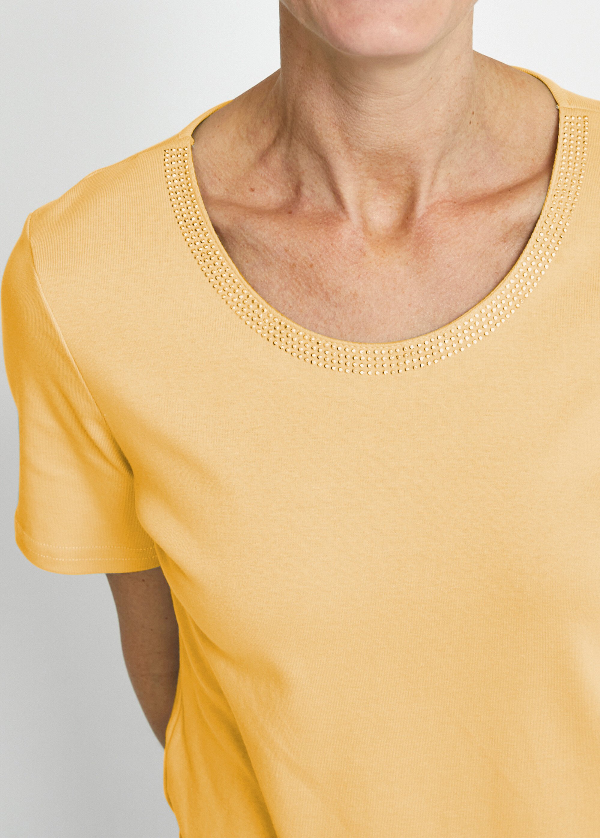 T-shirt manches courtes fantaisie cloutée