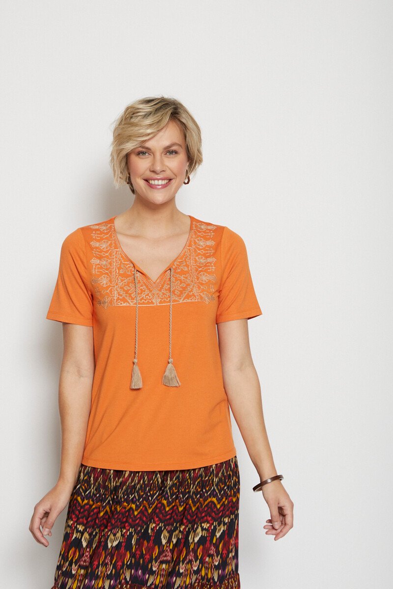 T-shirt brodé droit lien pompoms