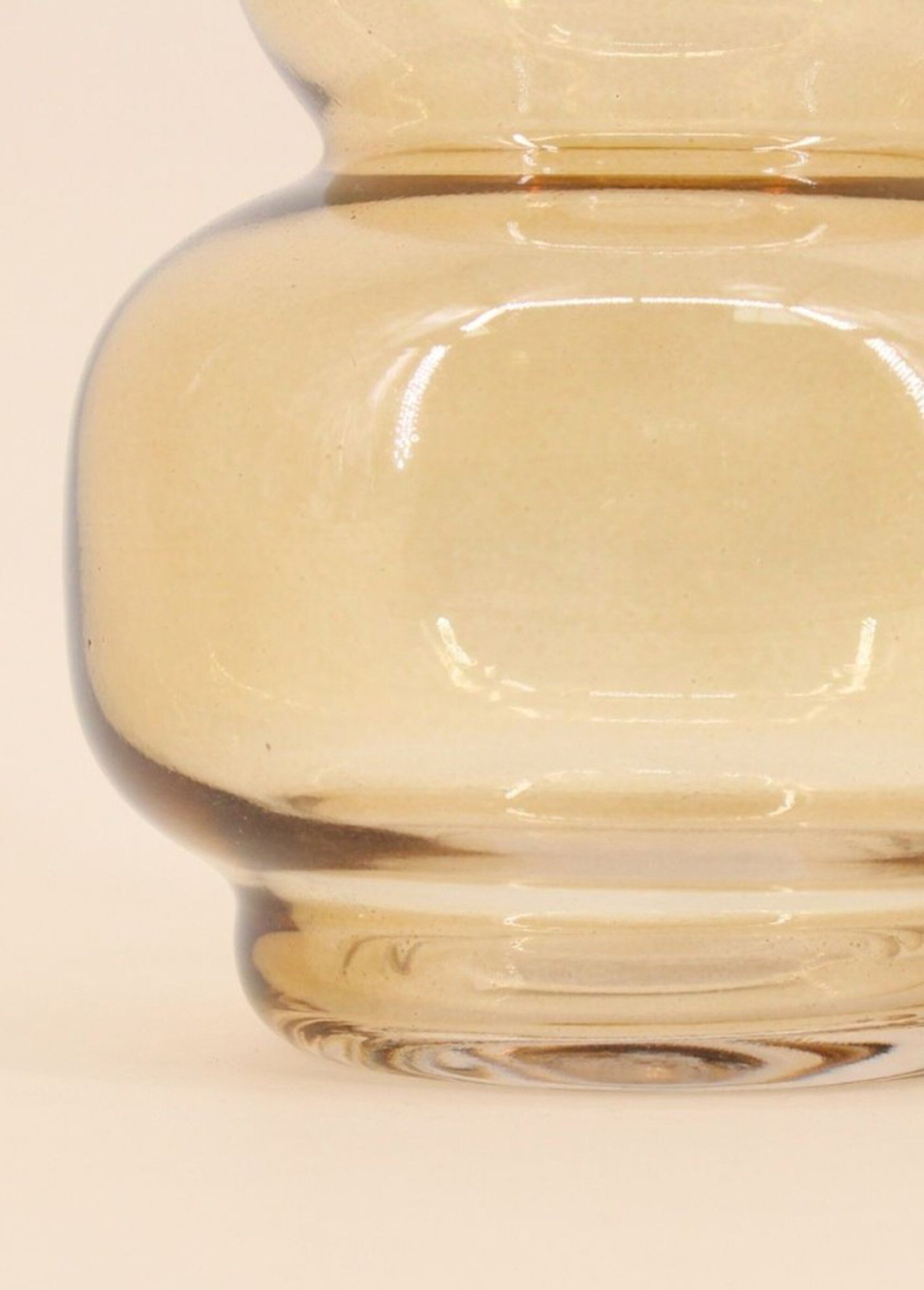Vase en verre teinté, forme cintrée Beige NOR-17442 DE2