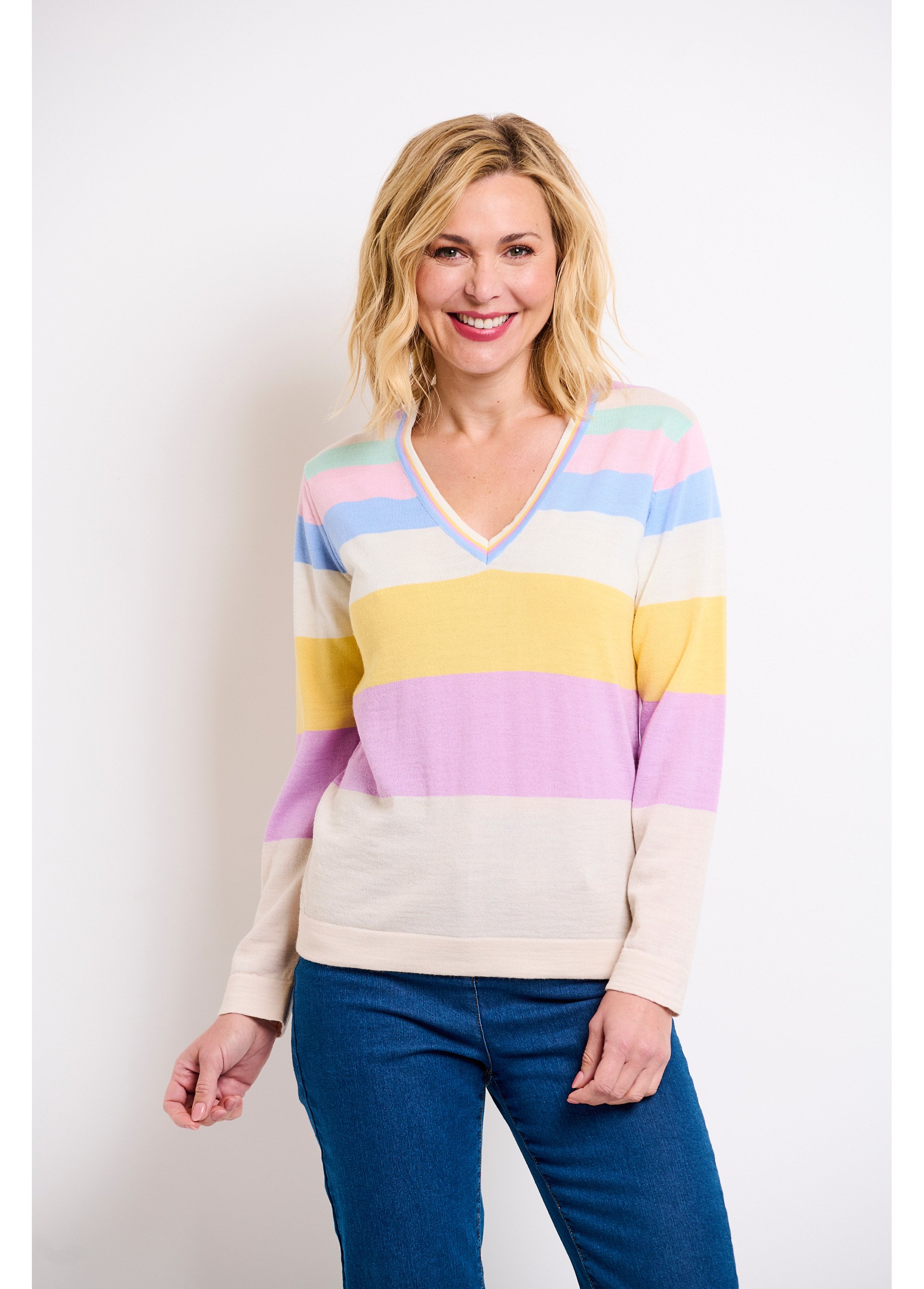 Pull doux rayé col V laine mérinos