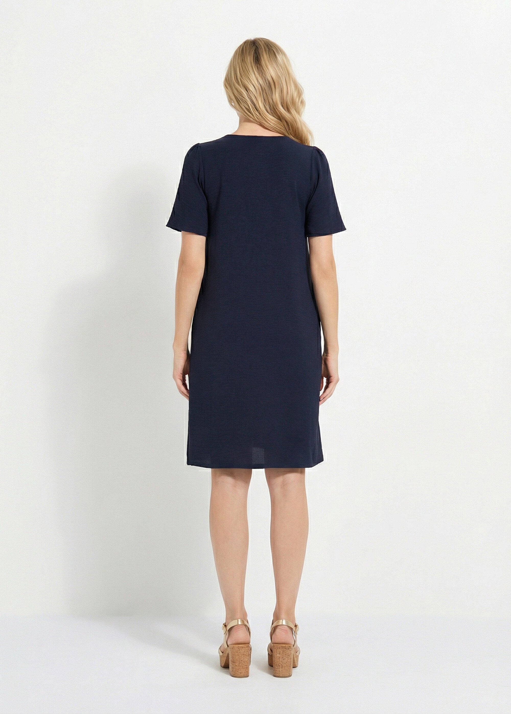 Robe droite courte col V festonné
