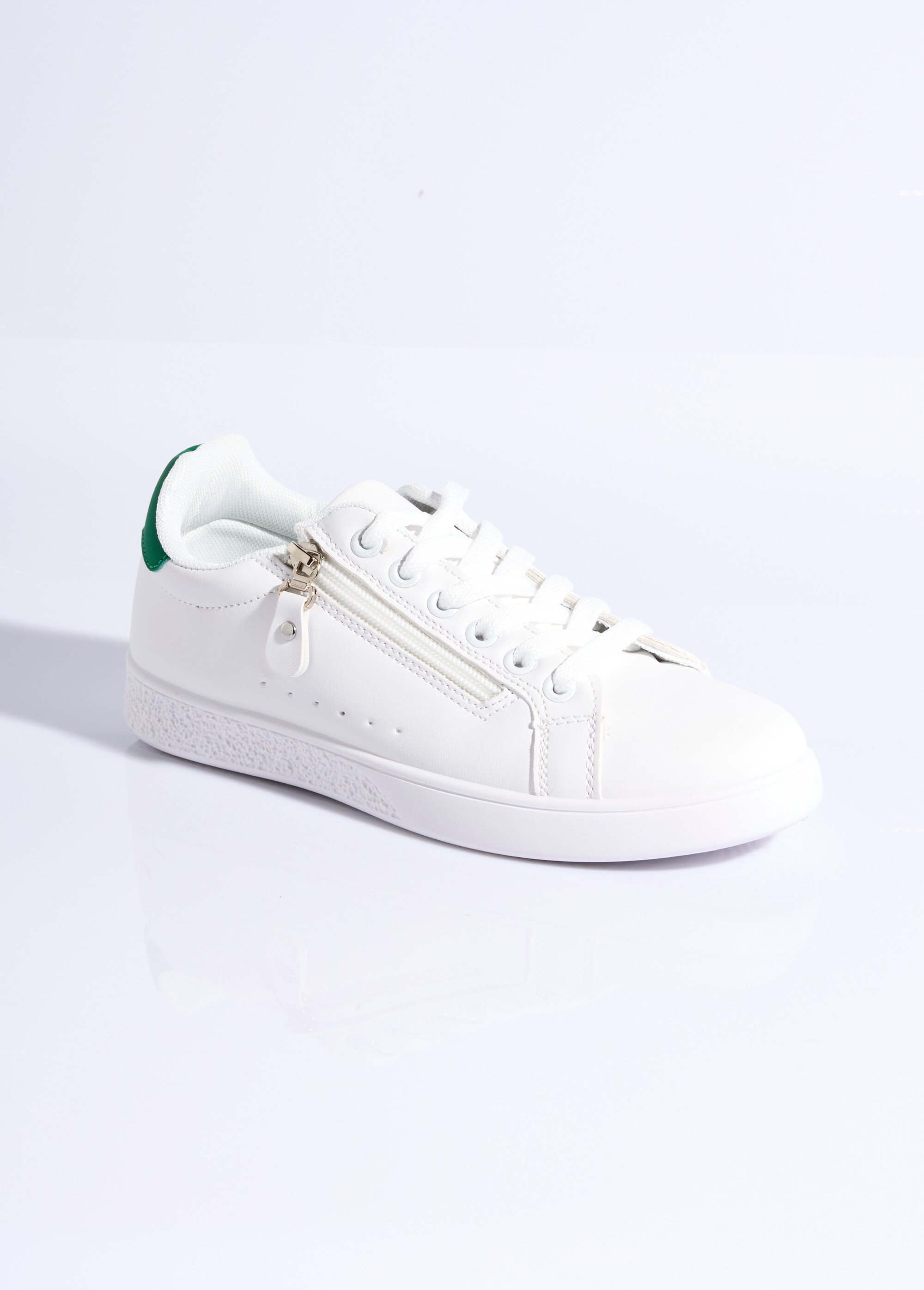 Baskets épurées à lacets, détail talon