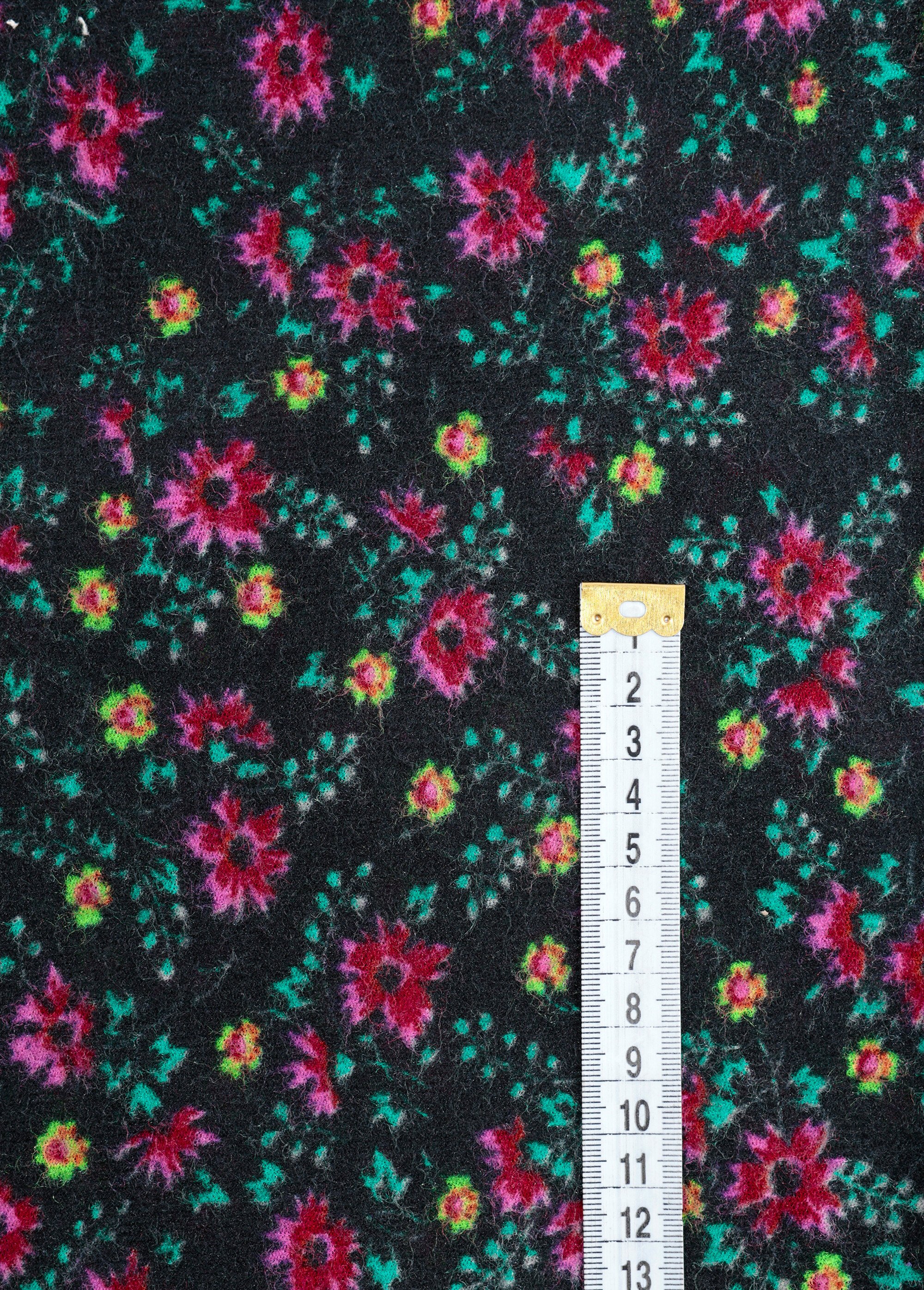 Coupon tissu habillement, fleurs vives