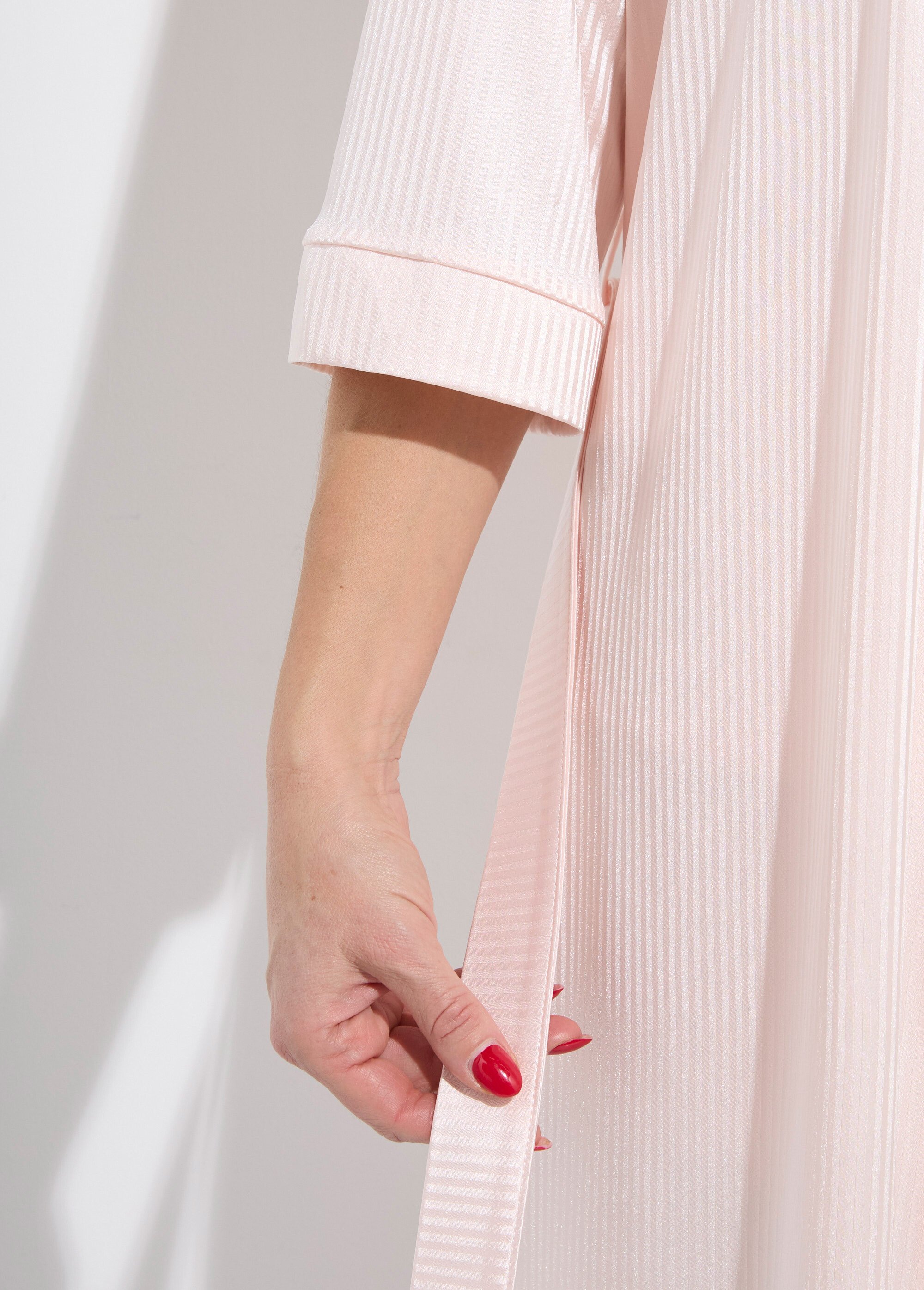 Déshabillé chic en satin rayé