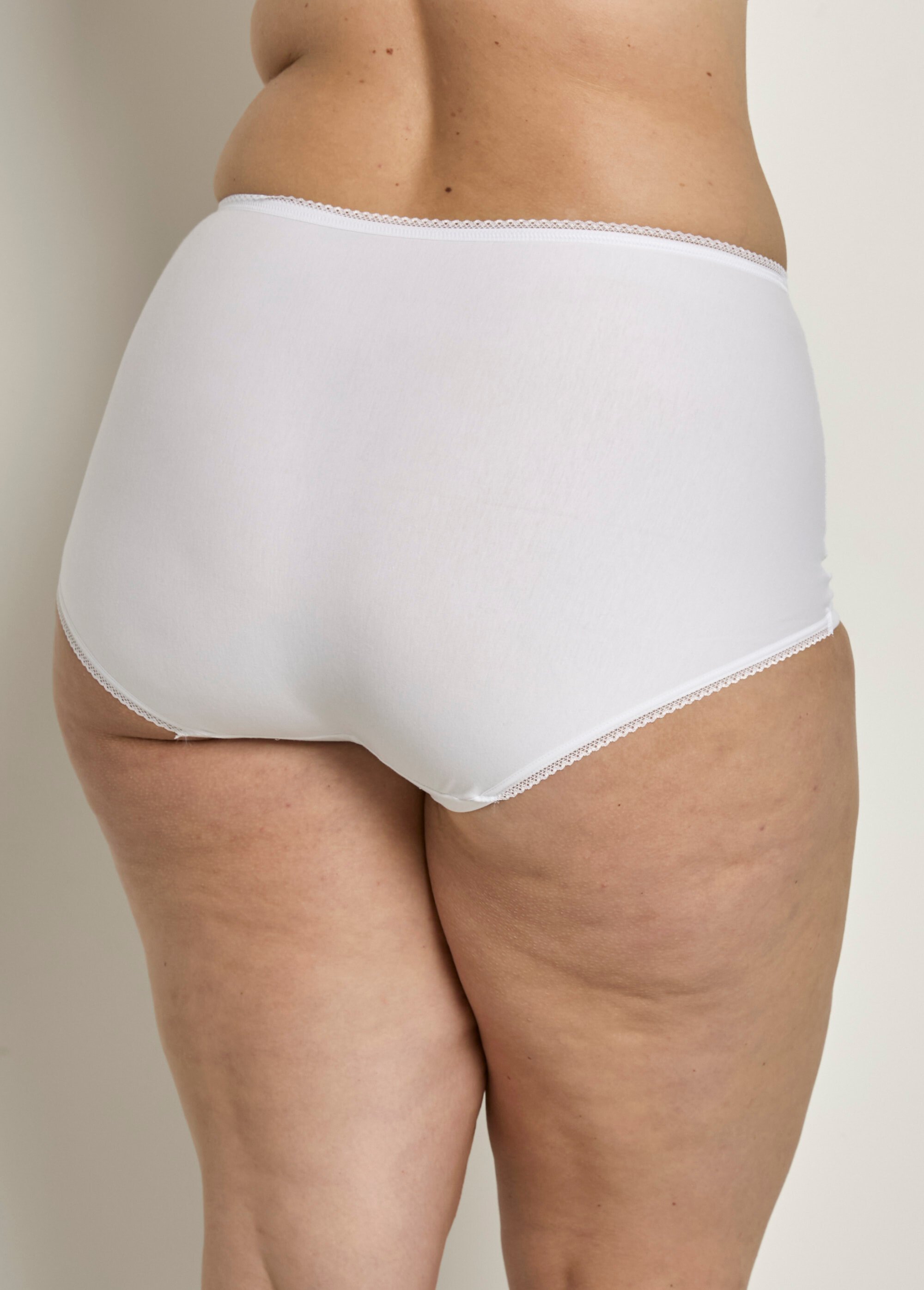 Gaine-culotte taille haute dentelle