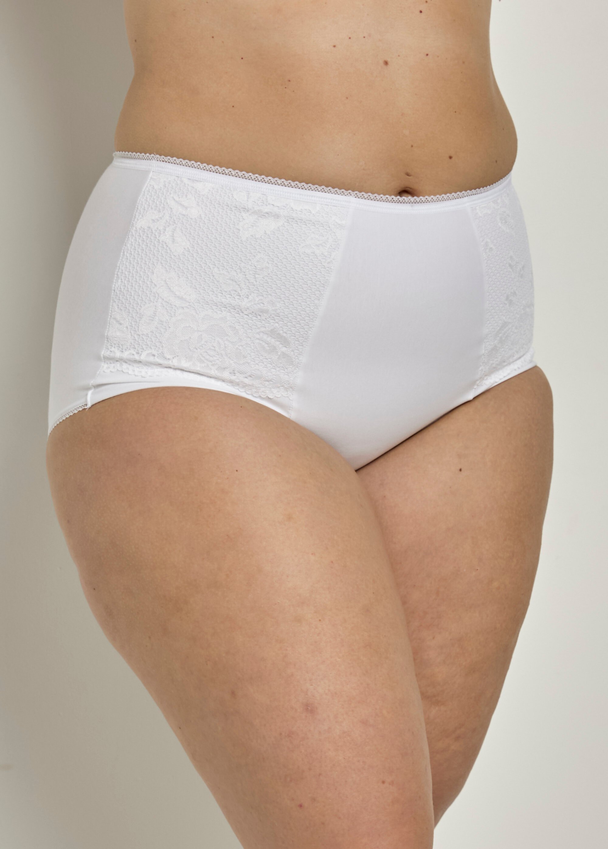 Gaine-culotte taille haute dentelle