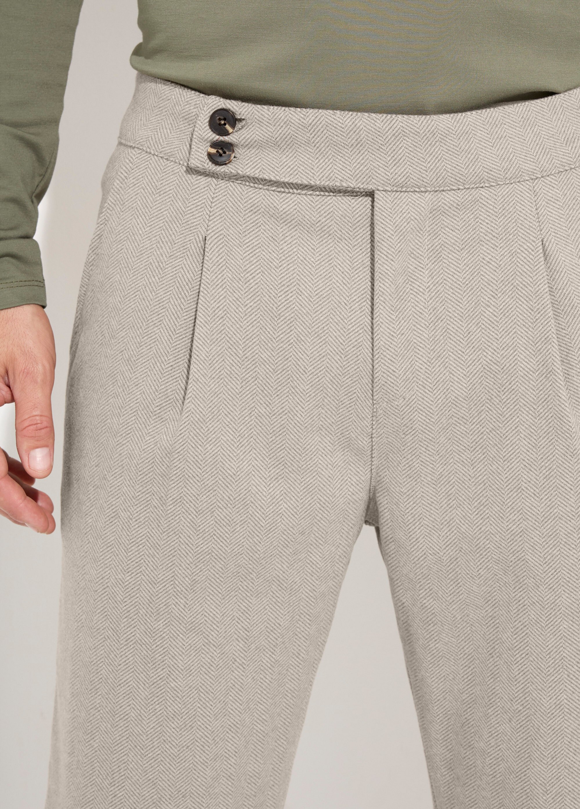 Pantalon chic à chevrons, aspect lainage