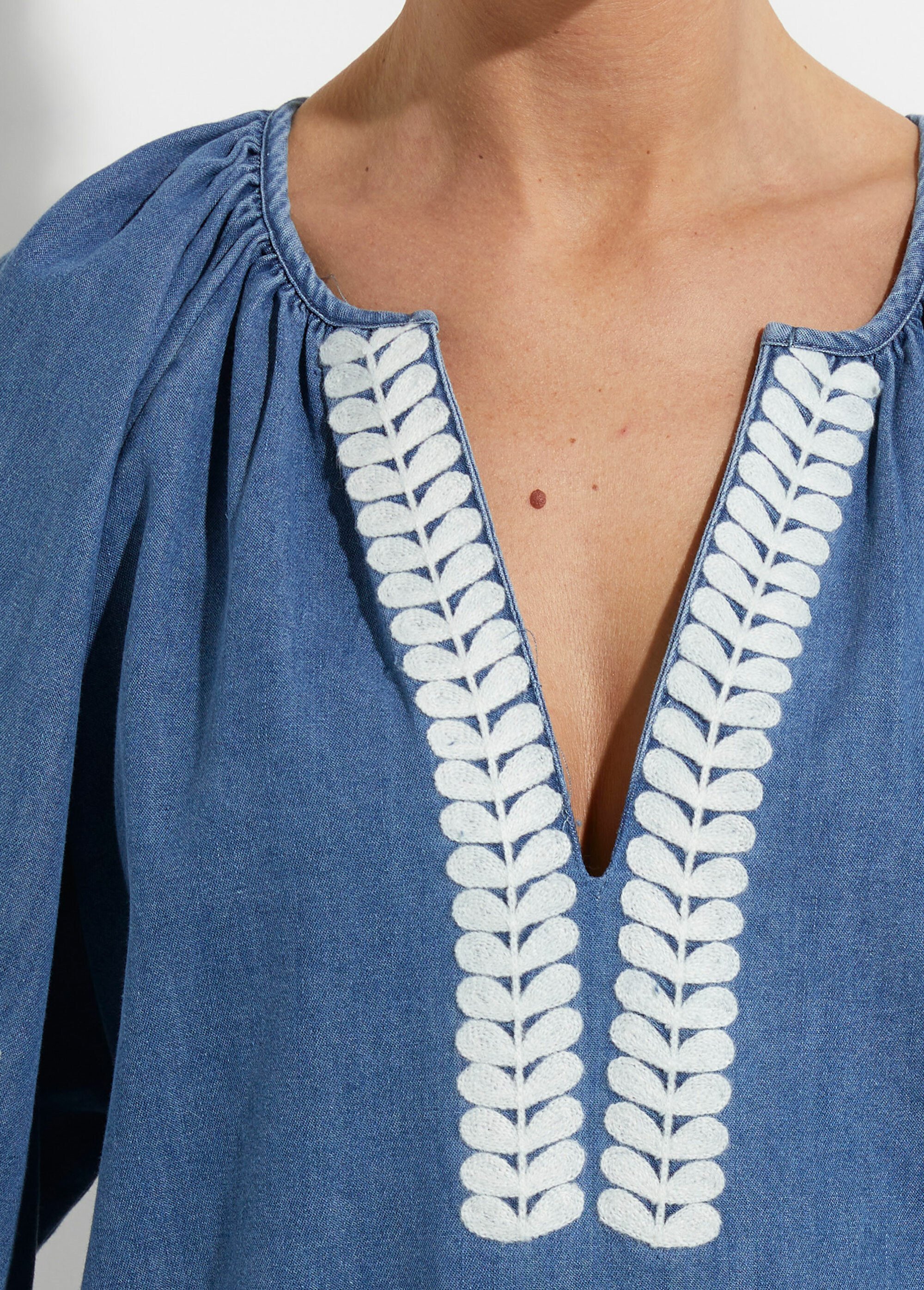 Blouse denim avec broderies fleurs Femme Bleu JS-TOP3553 DE2