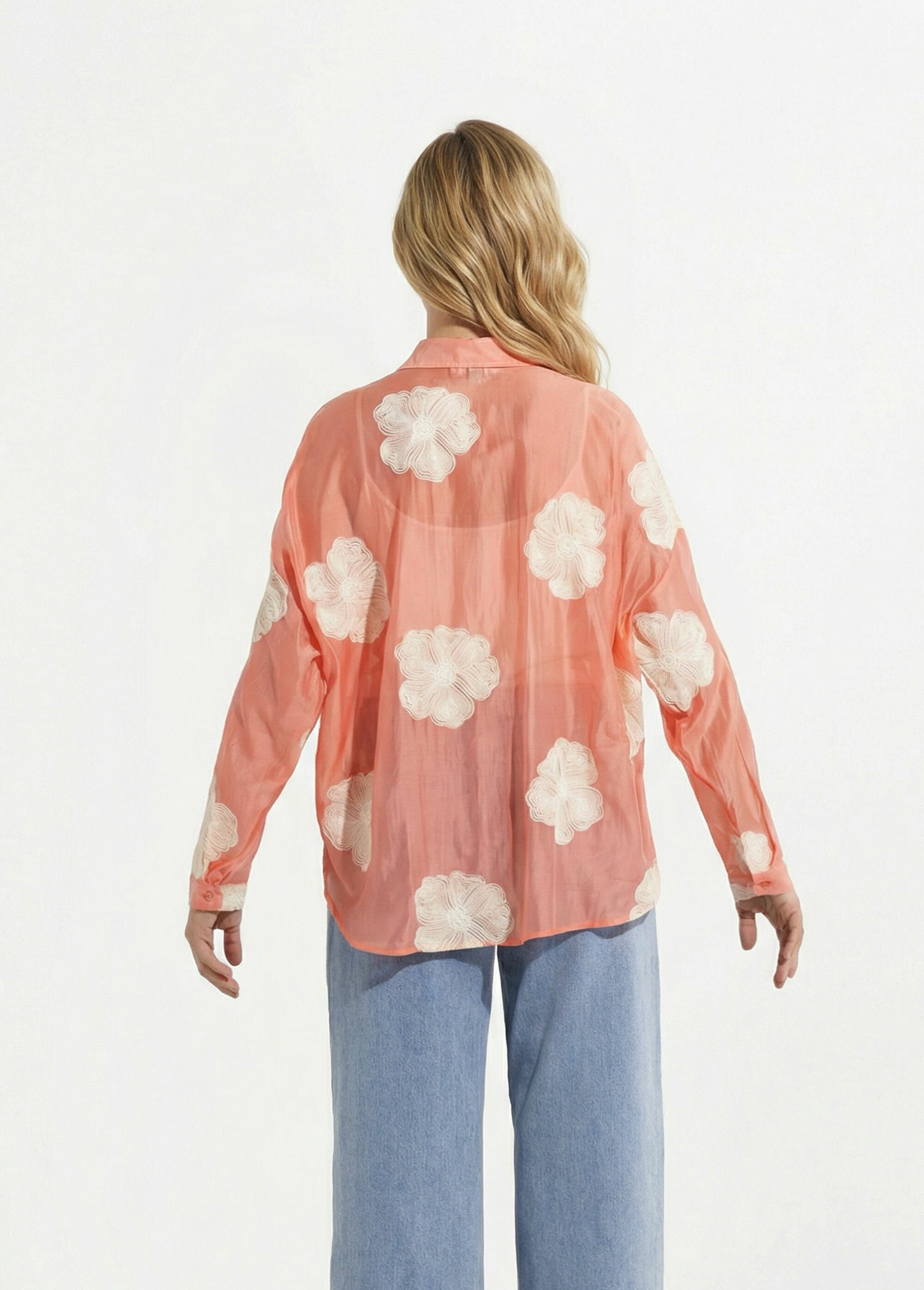 Chemisier en voile, broderies camelias