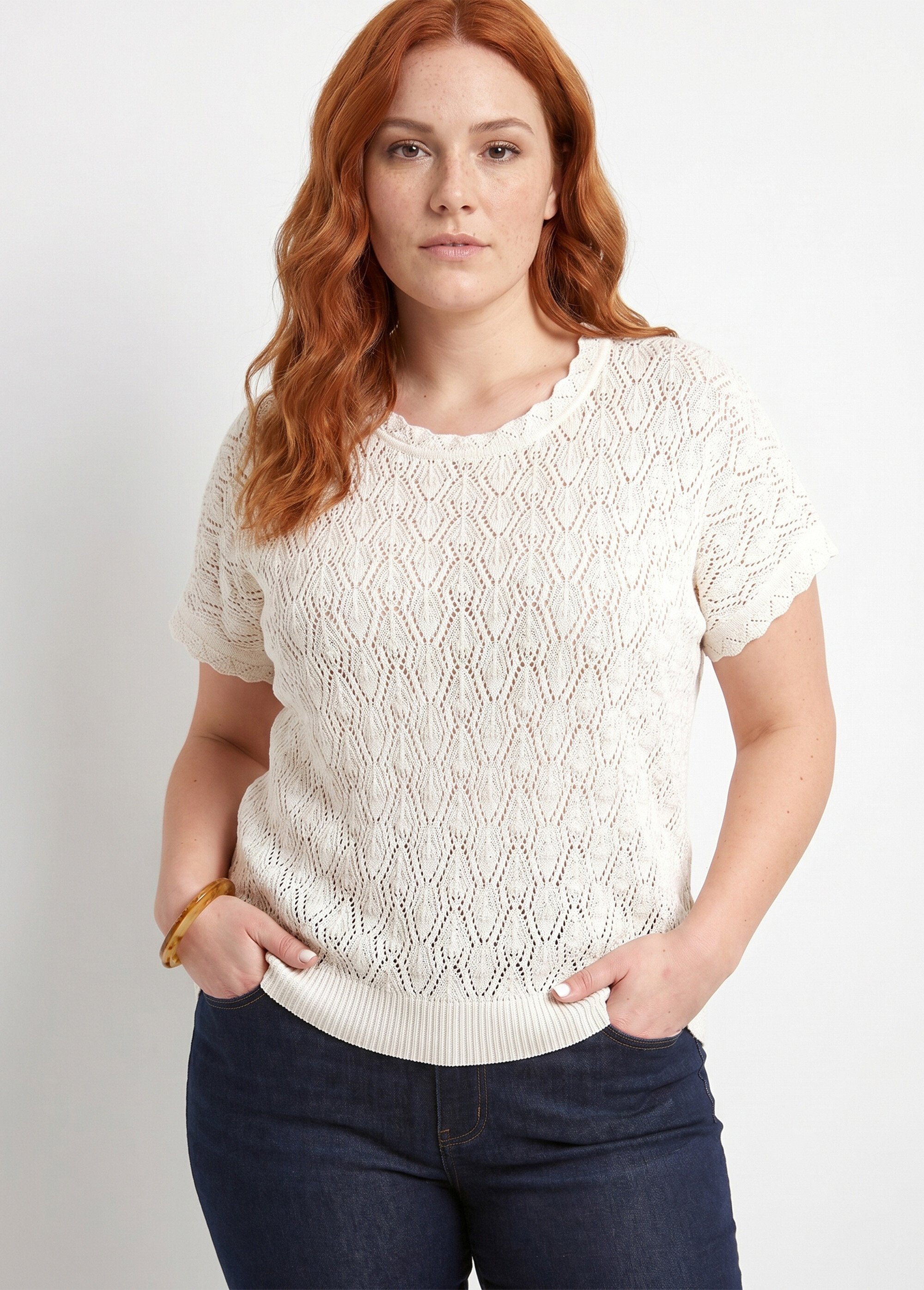 Pull coton court col rond ajouré effet crochet