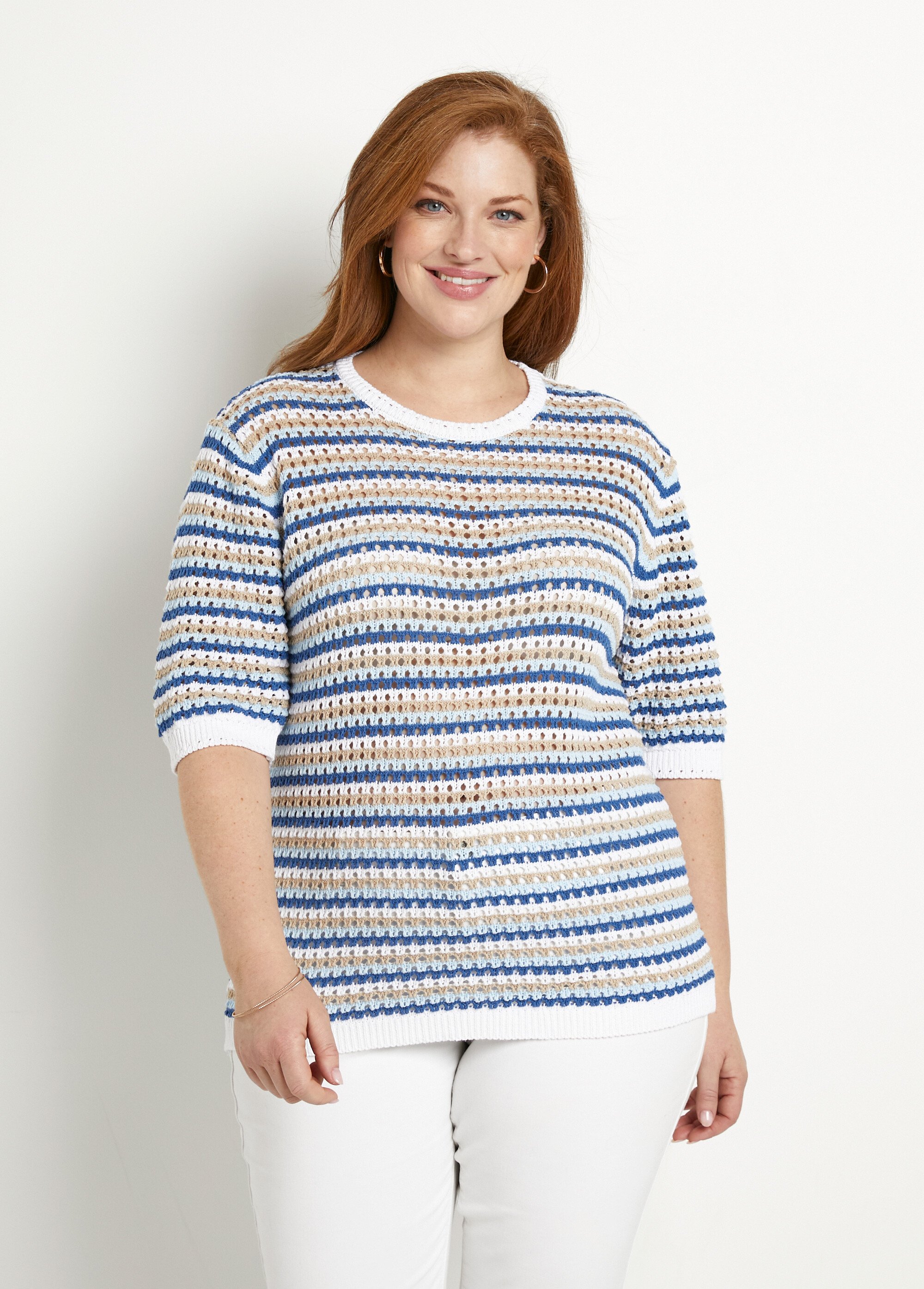 Pull doux rayé ajouré court manches courtes