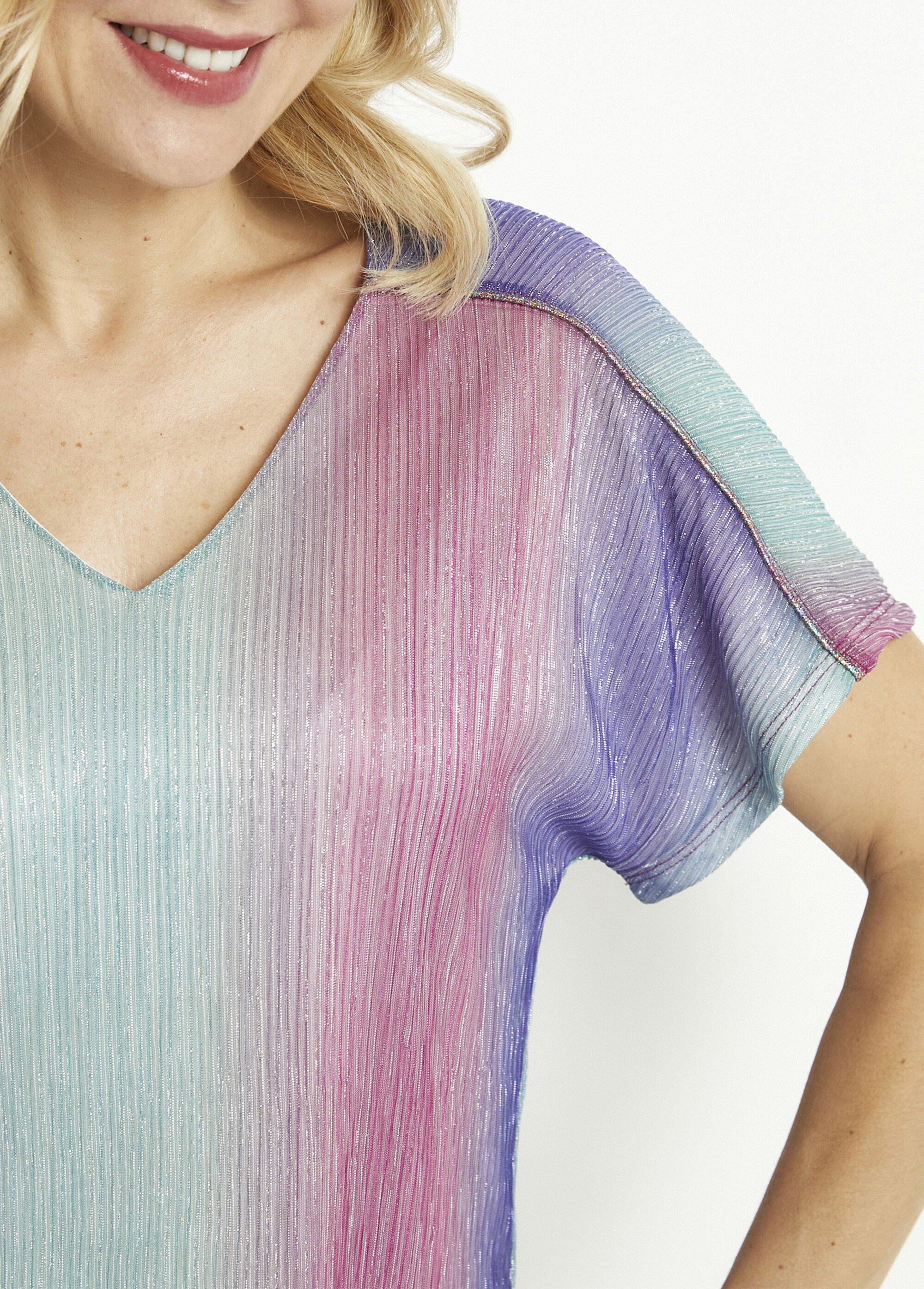 T-shirt court brillant col V effet plissé
