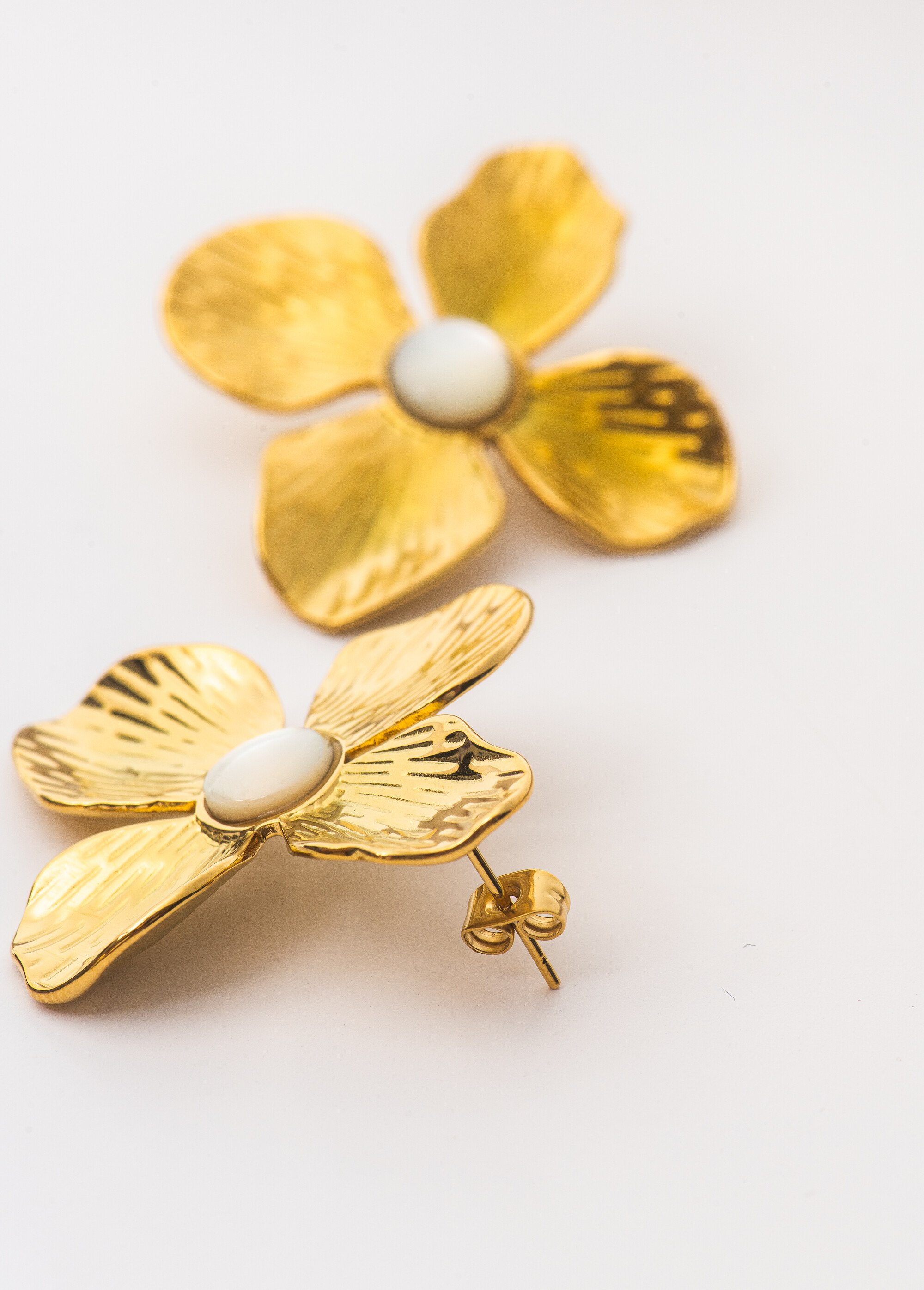 Boucles d'oreille acier fleur fantaisie Doré AE-BOFLEURPER DE2