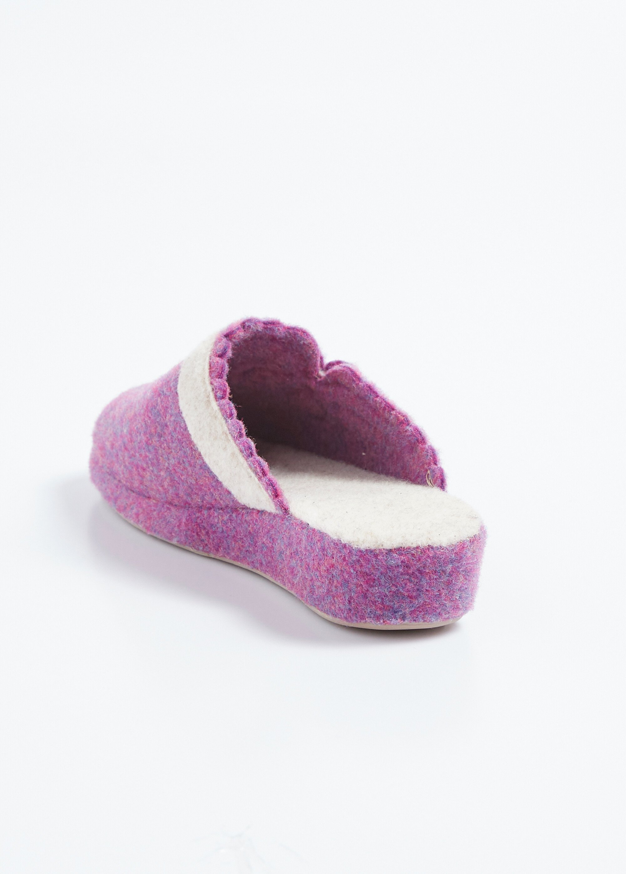 Chaussons mules en feutre, détail fleur