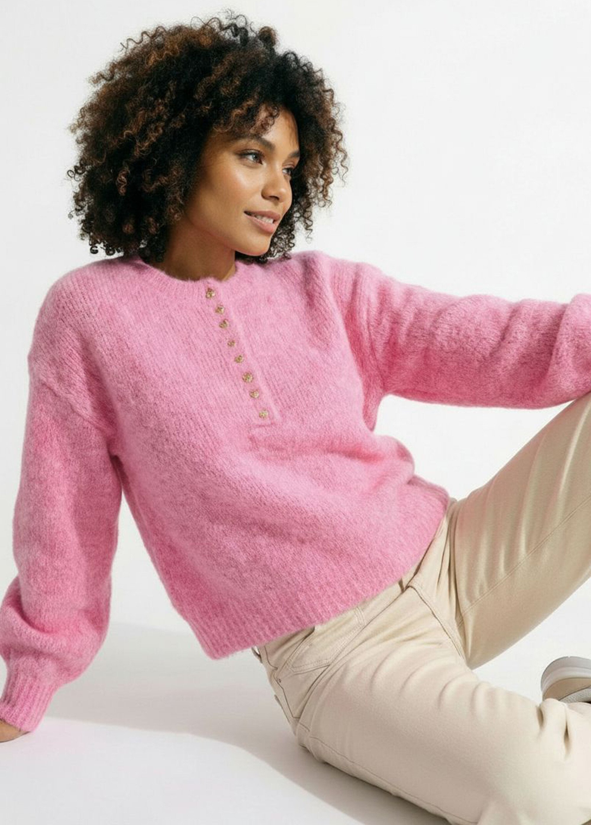 Pull avec laine et petits boutons métal