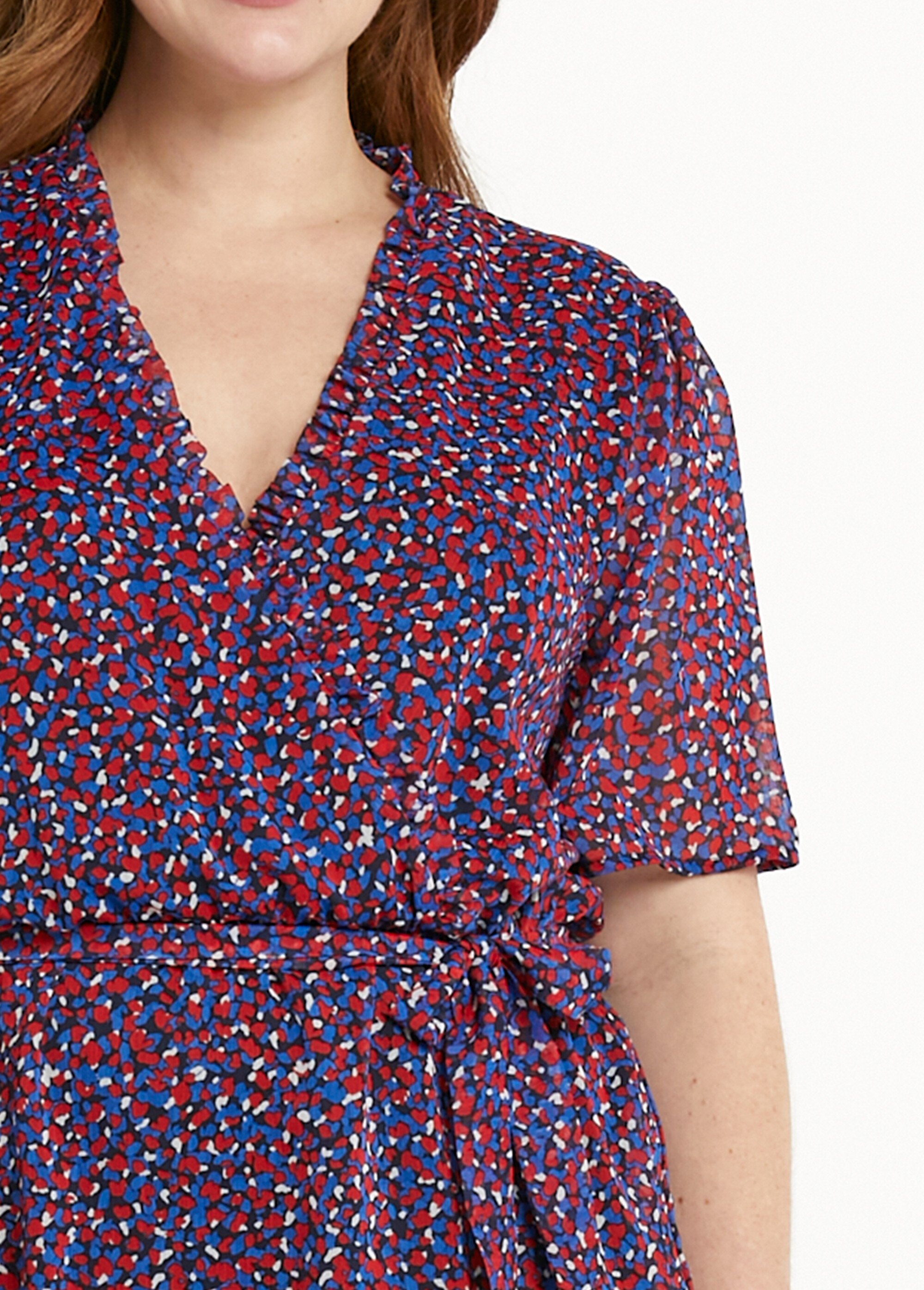 Robe cache-coeur volanté voile imprimé graphique