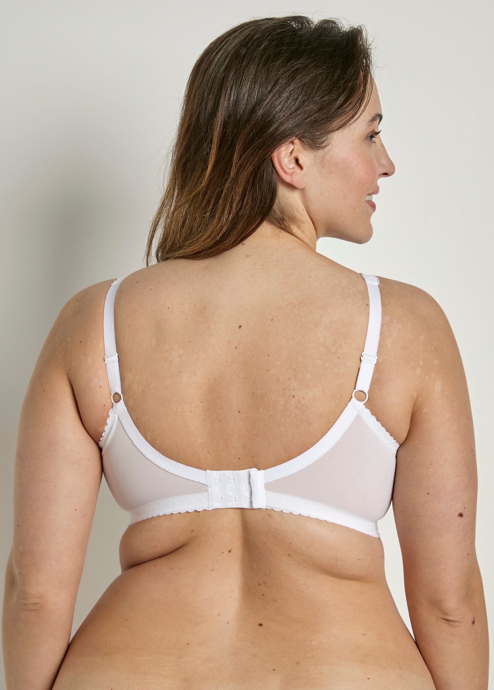Soutien-gorge sans armatures couvrant dentelle