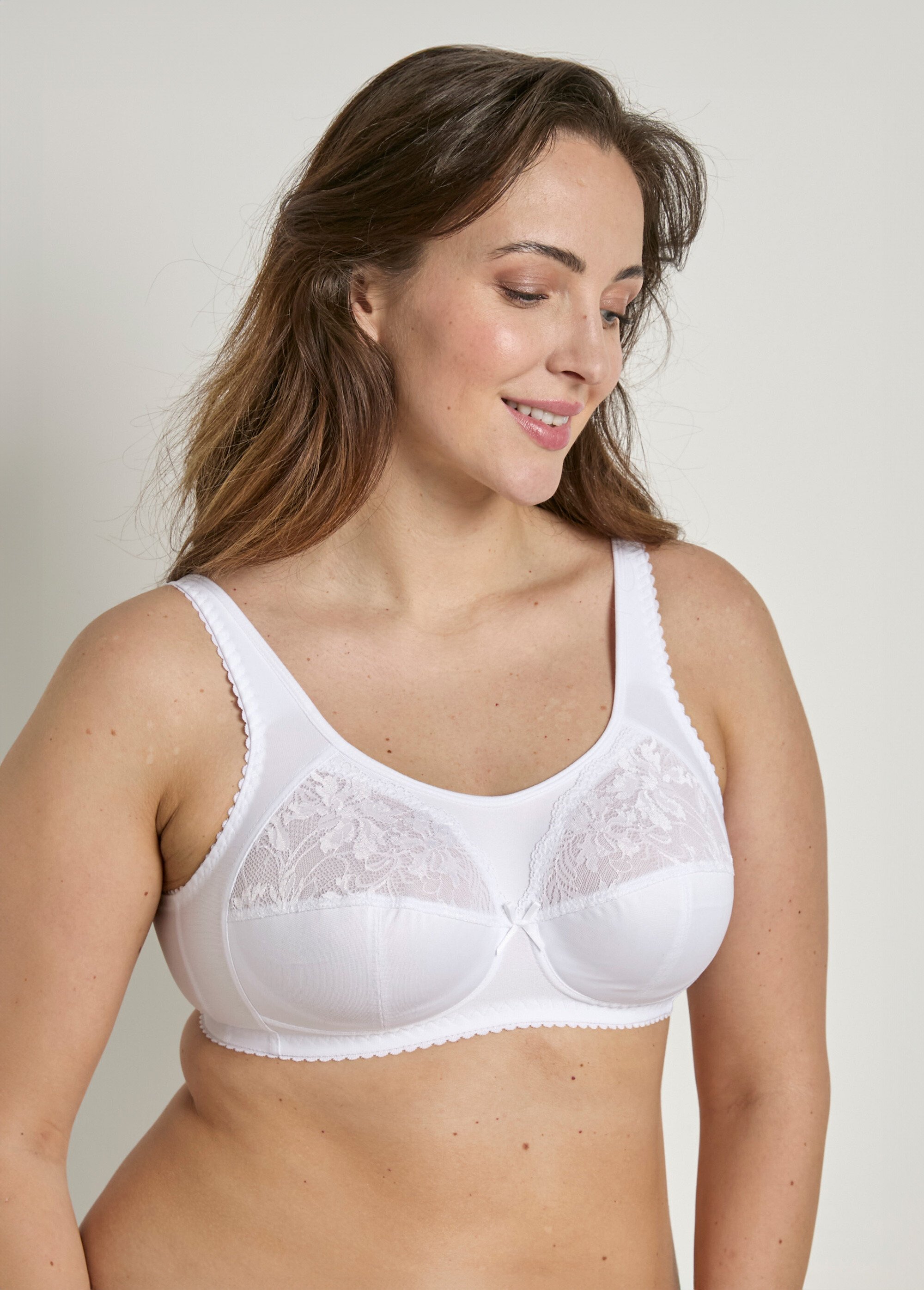 Soutien-gorge sans armatures couvrant dentelle