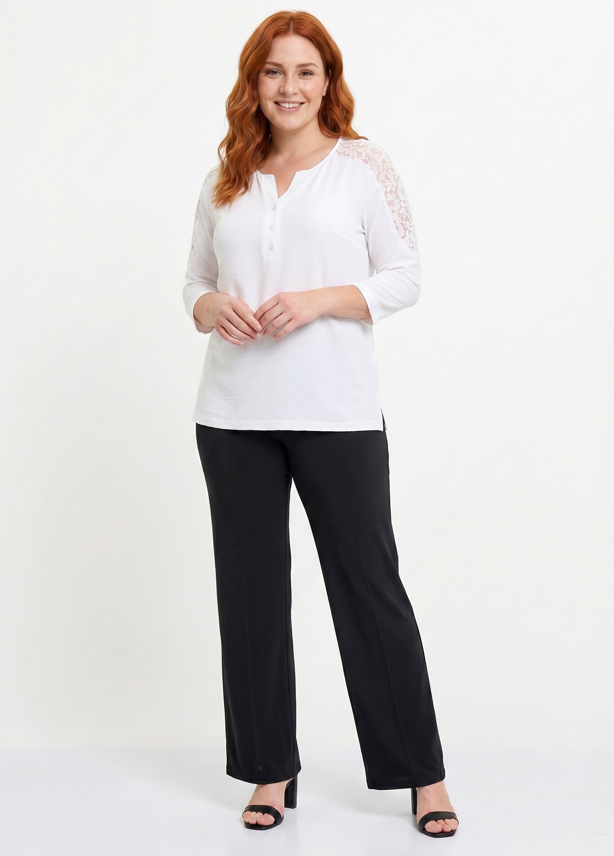 Tunique manches 3/4 col V boutonné dentelle Femme Grande Taille Beige COLINE SI1