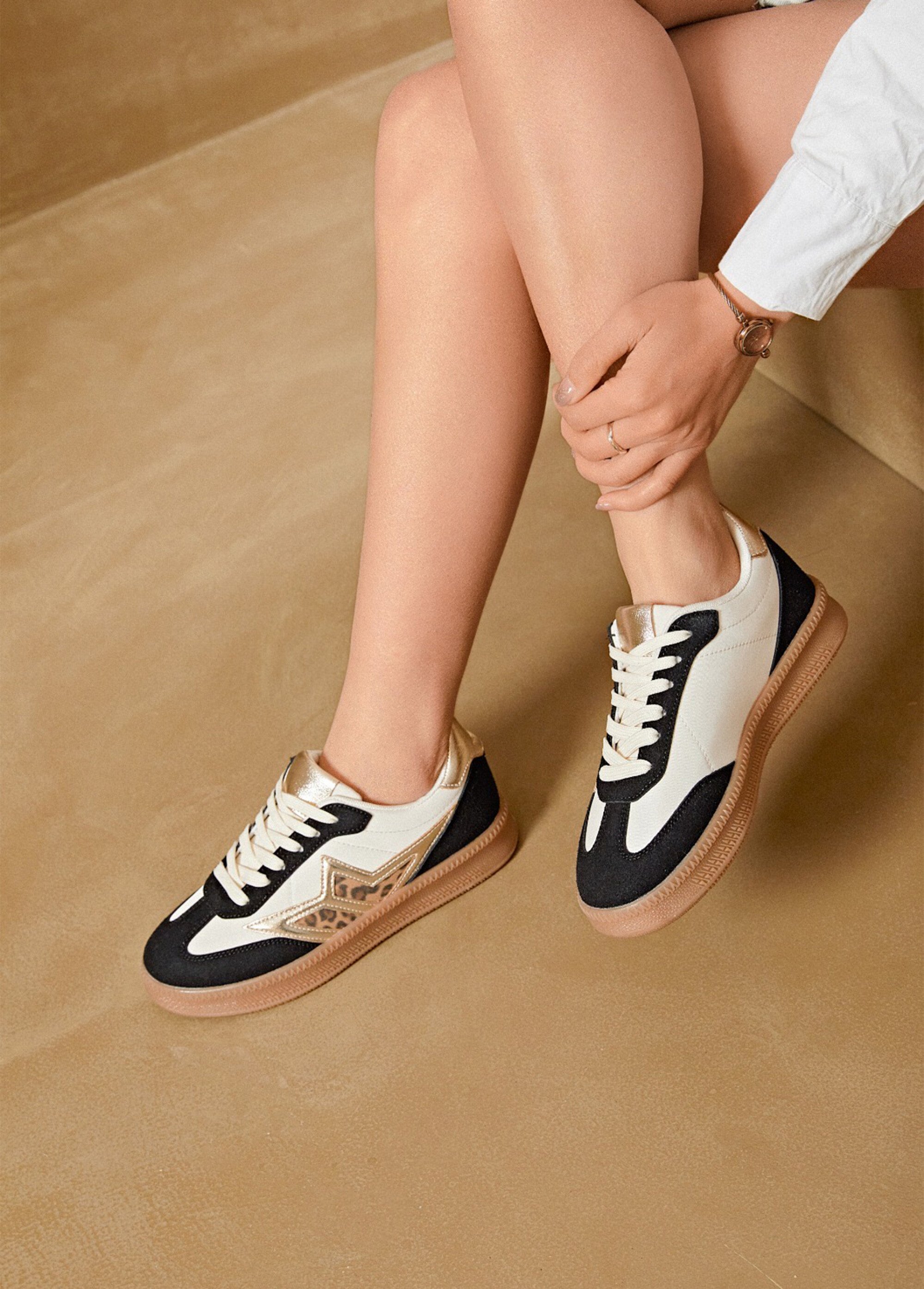 Baskets rétro suédine détails métallisés Femme Noir ERY9090 SF2