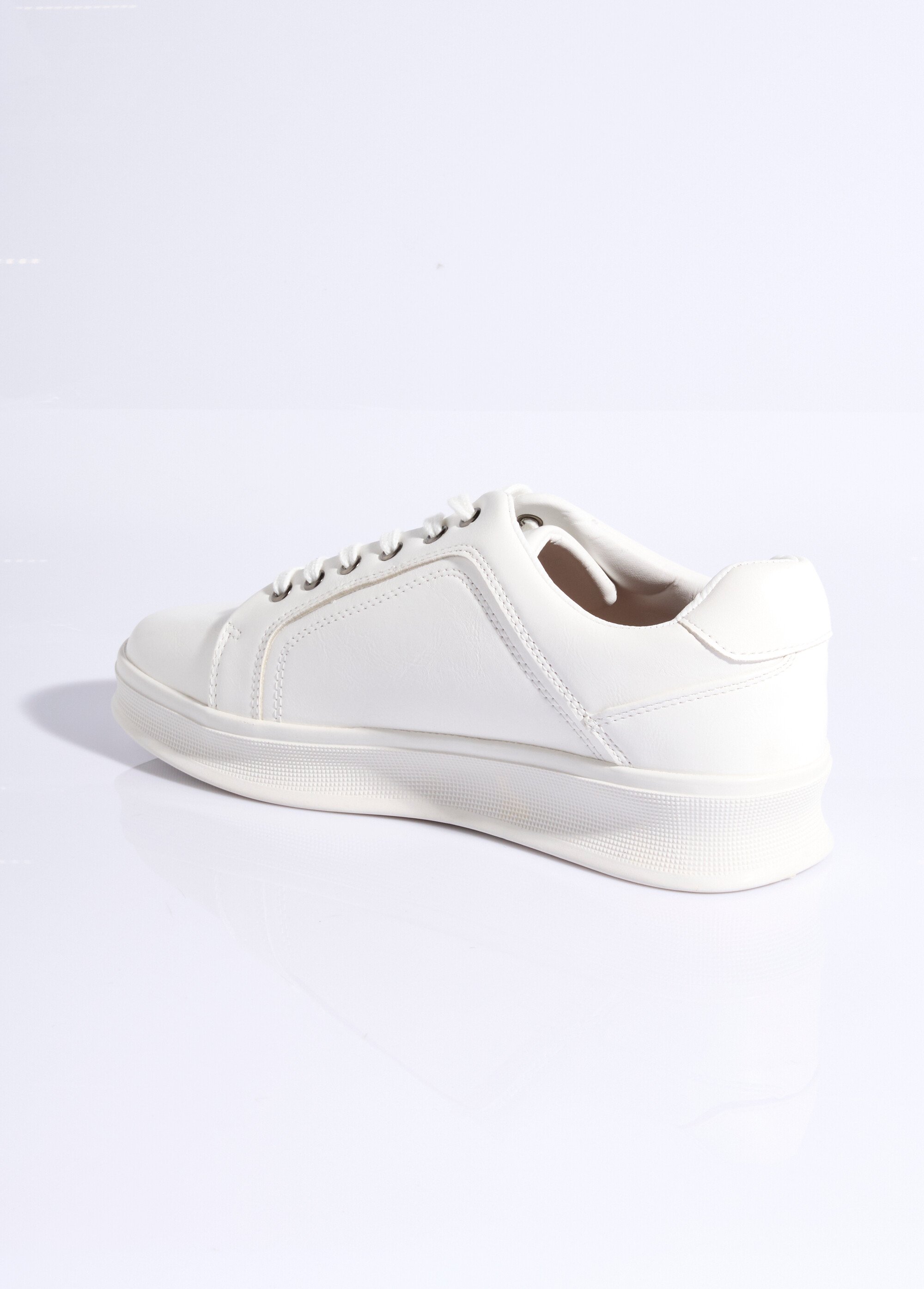 Baskets style épuré avec lacets cirés