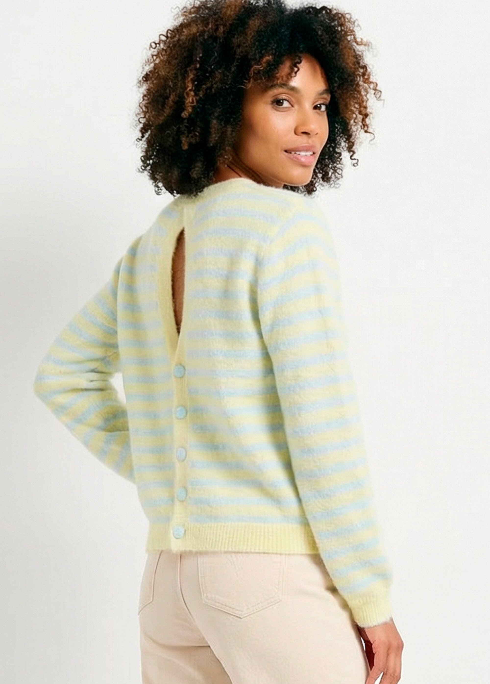 Pull rayé avec laine, dos boutonné