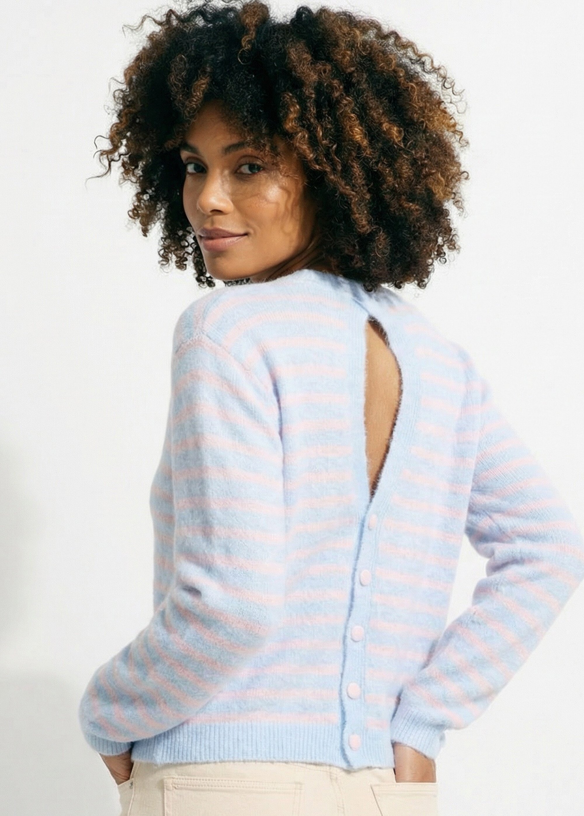 Pull rayé avec laine, dos boutonné
