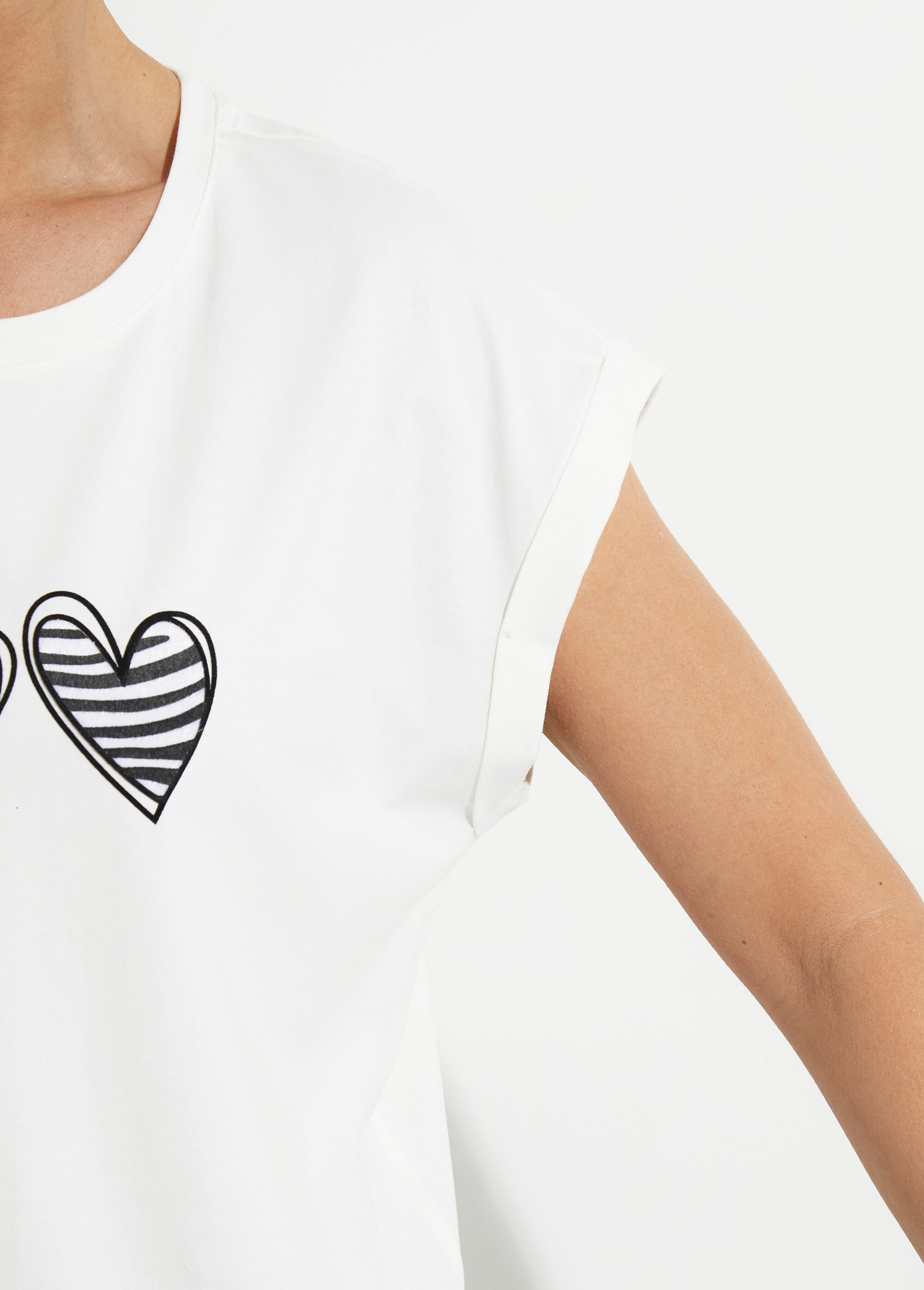 T-shirt coton avec 3 coeurs fantaisie