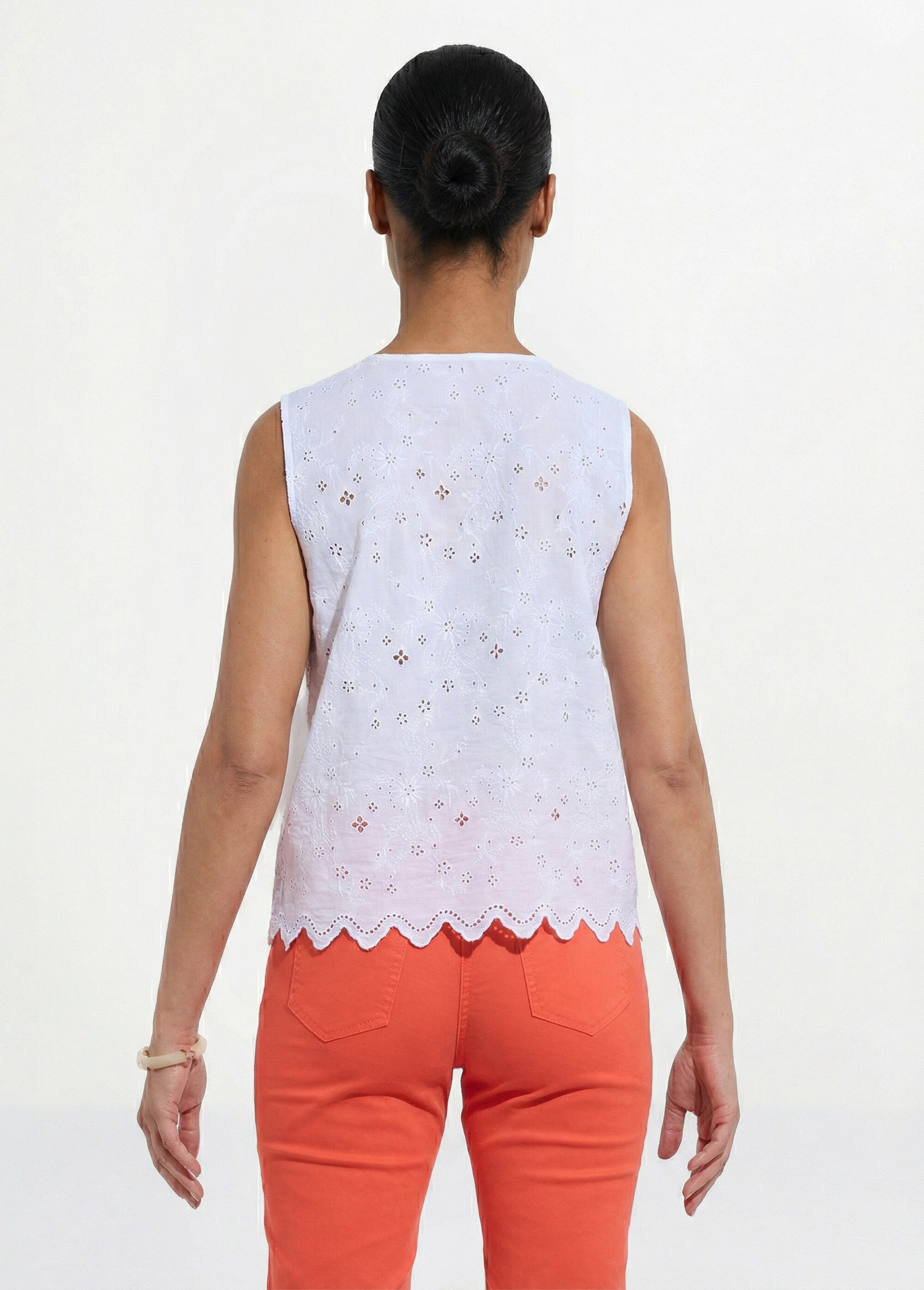 Débardeur boutonné broderie anglaise coton