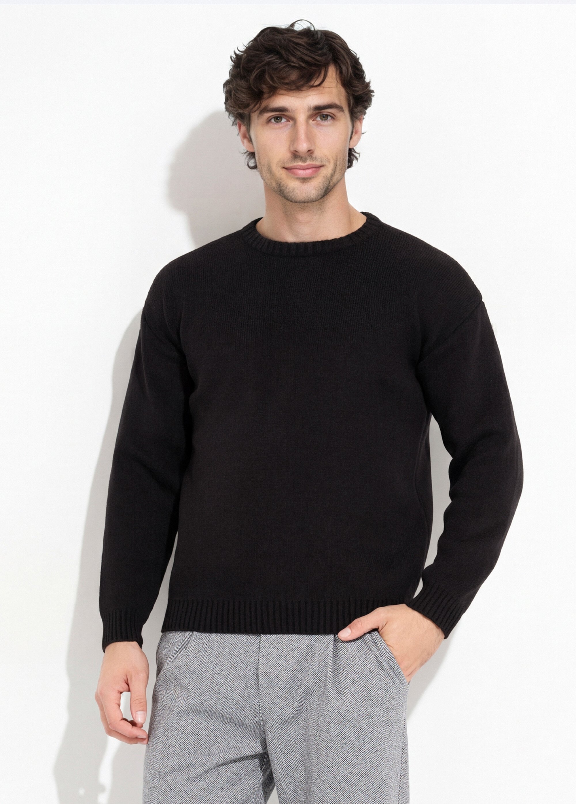 Pull épais col rond et maille torsadée Homme Noir IKALL061003 FA1