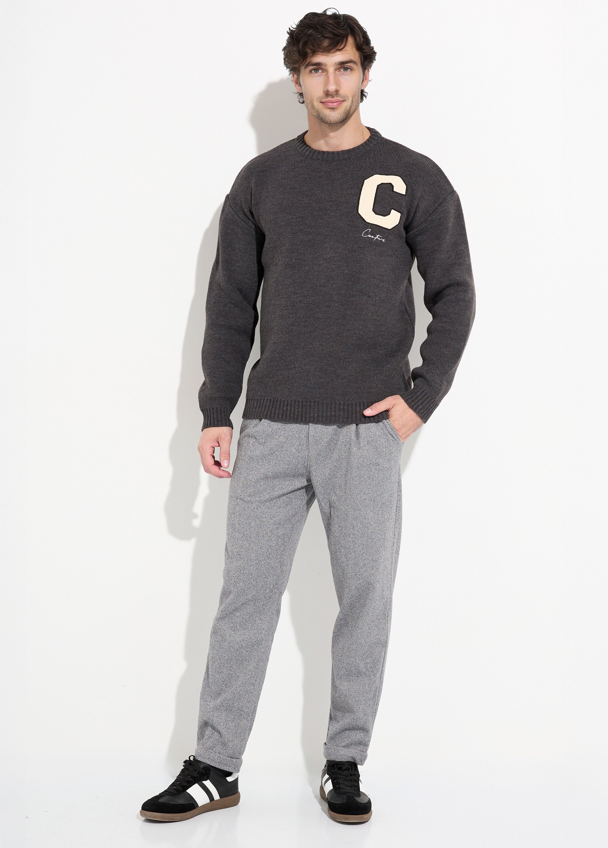 Pull épais en maille avec patch poitrine Homme Gris IKALL061001 SF1