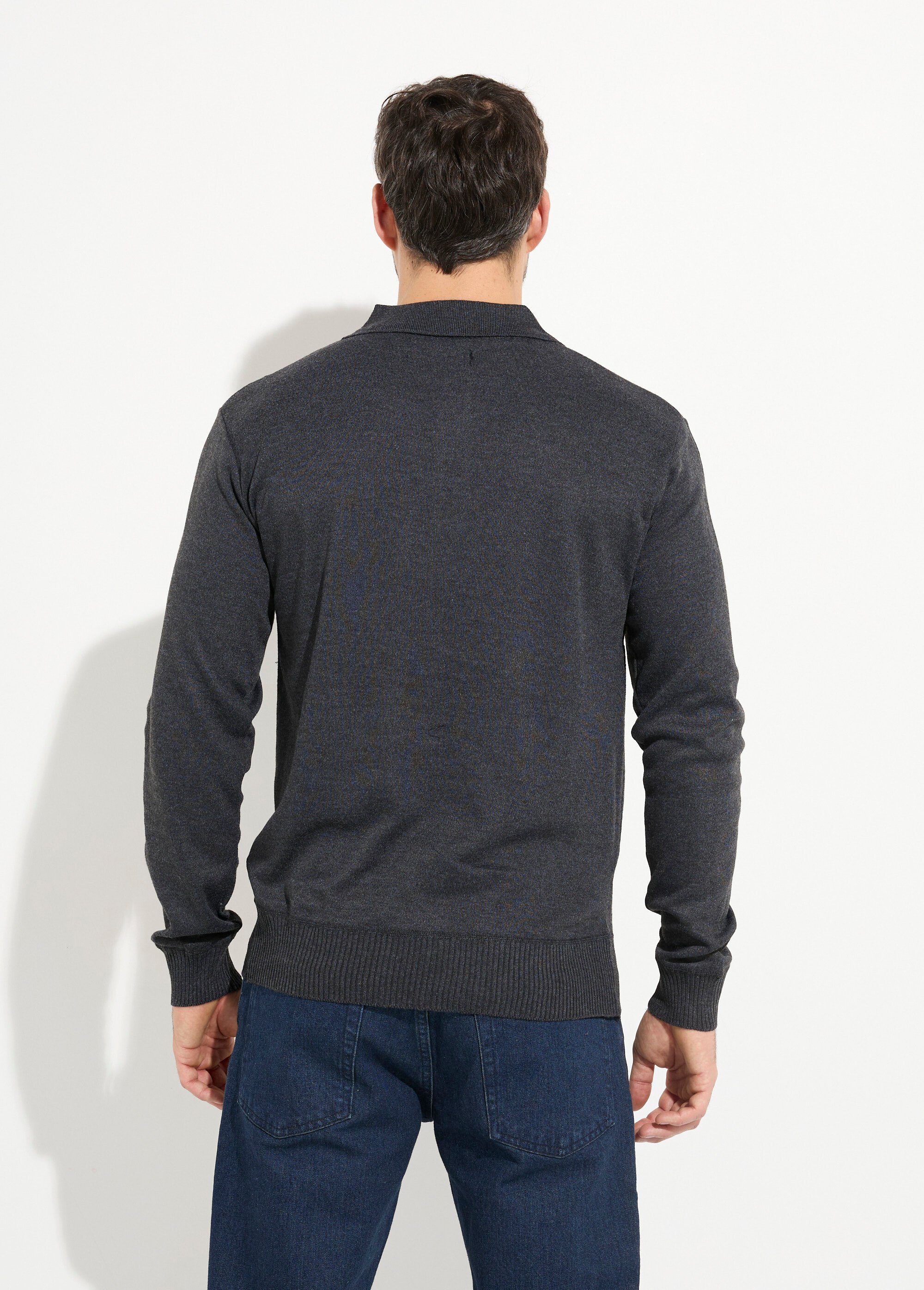 Pull maille fine avec laine et col polo