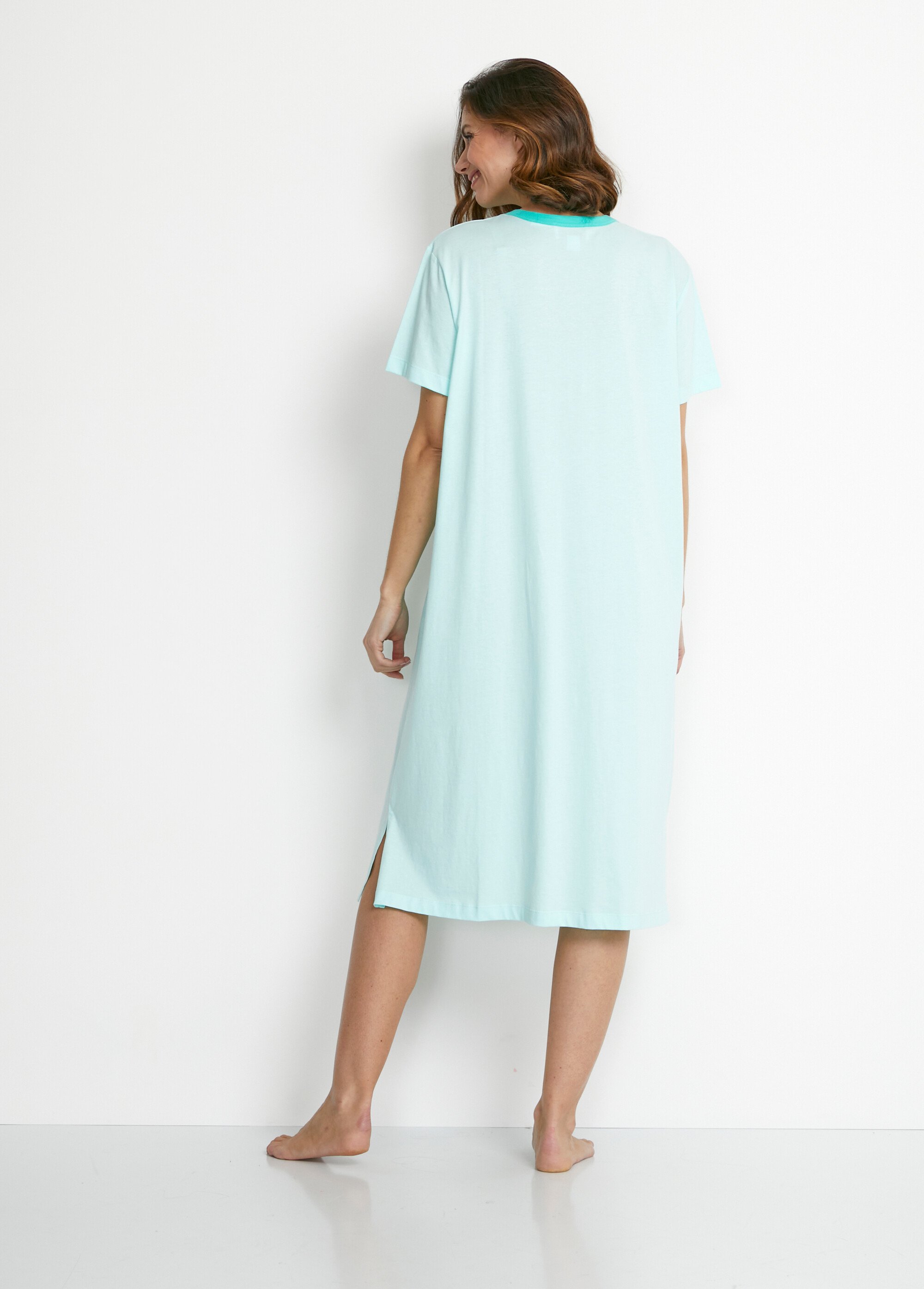 Chemise de nuit mi-longue motif placé
