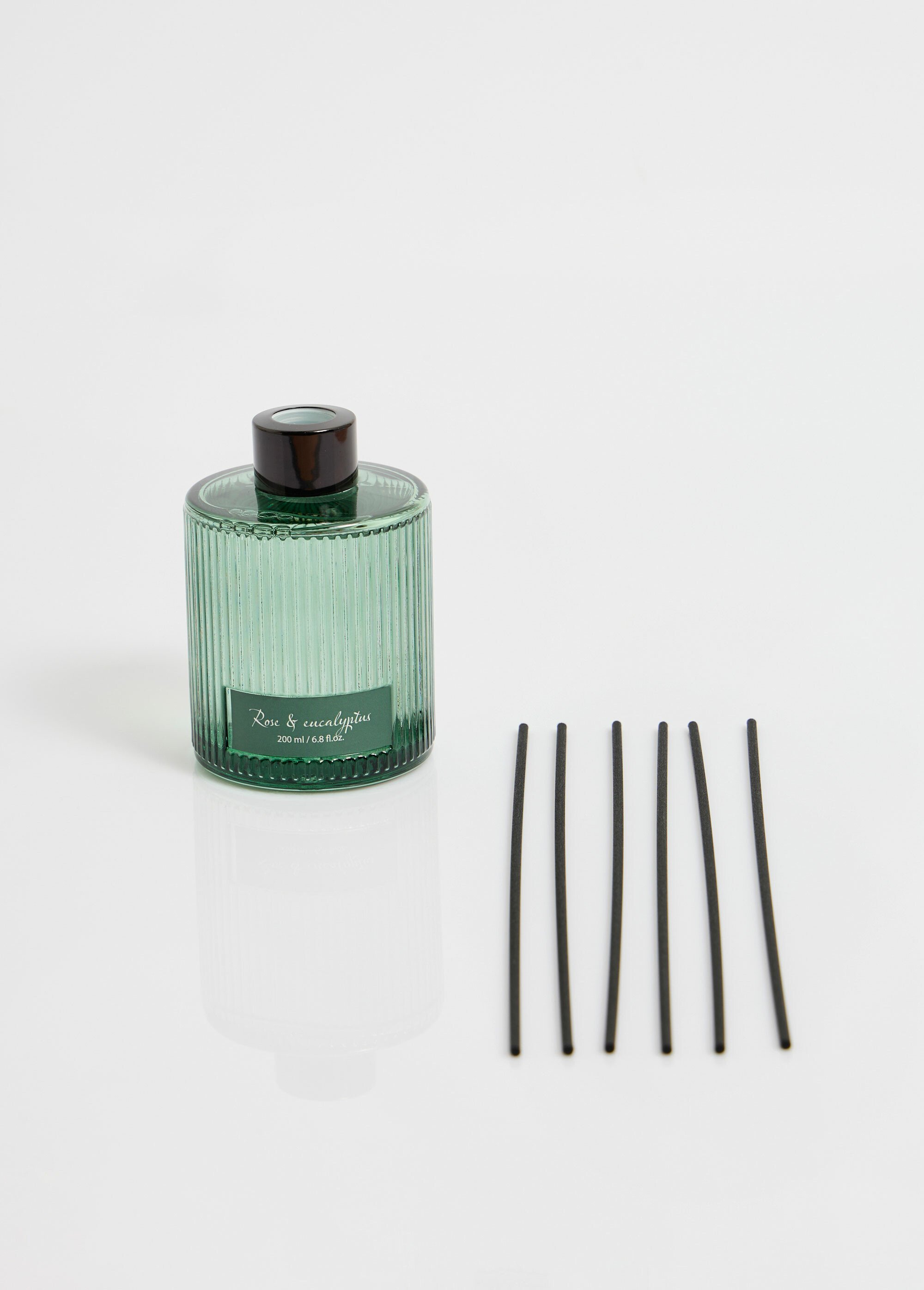 Diffuseur de parfum en verre 3 tiges ROSE ET EUCALYPTUS KP-466000270 DE1