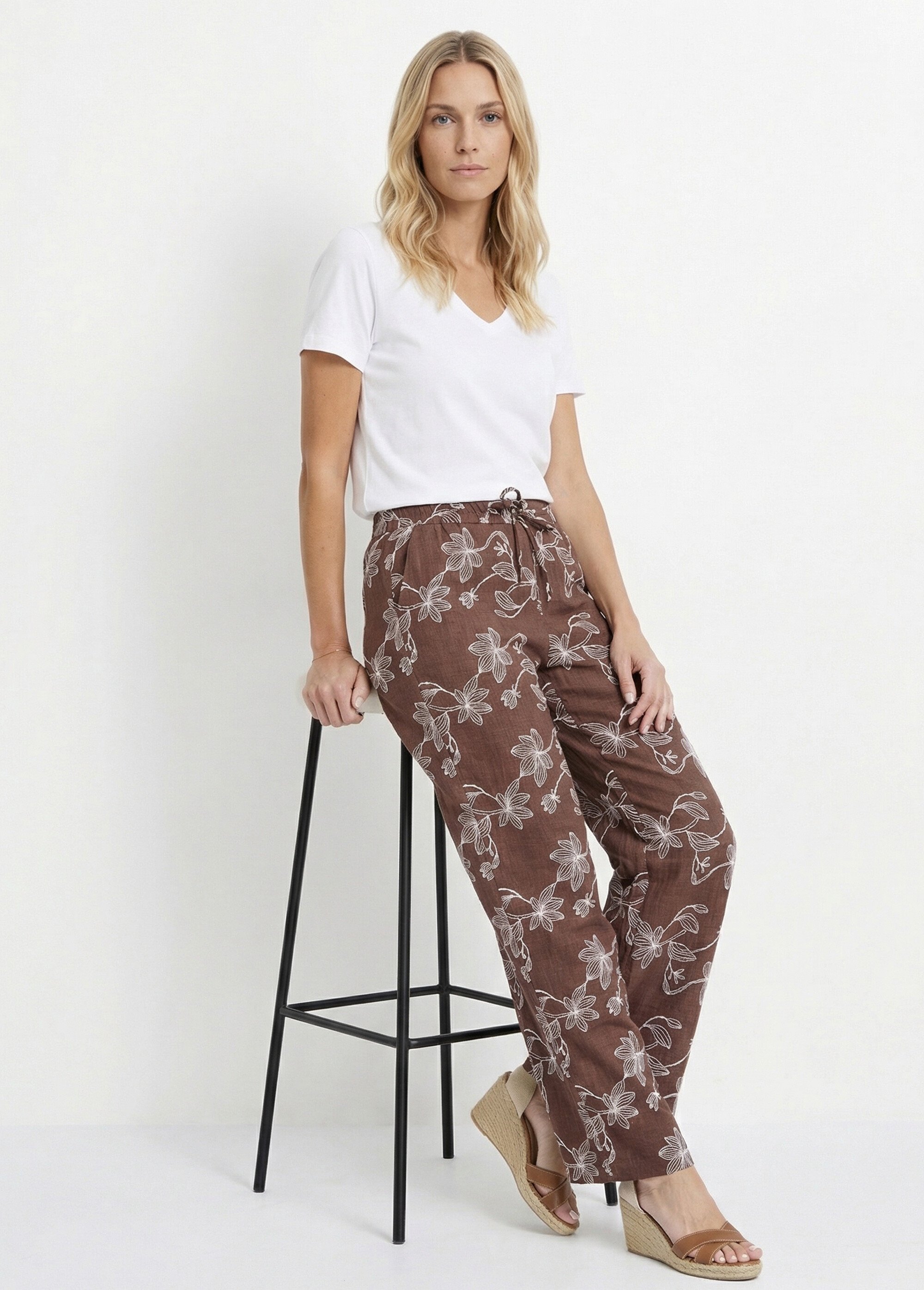 Pantalon large avec sérigraphies fleurs Femme Marron MOD-PAL MV1