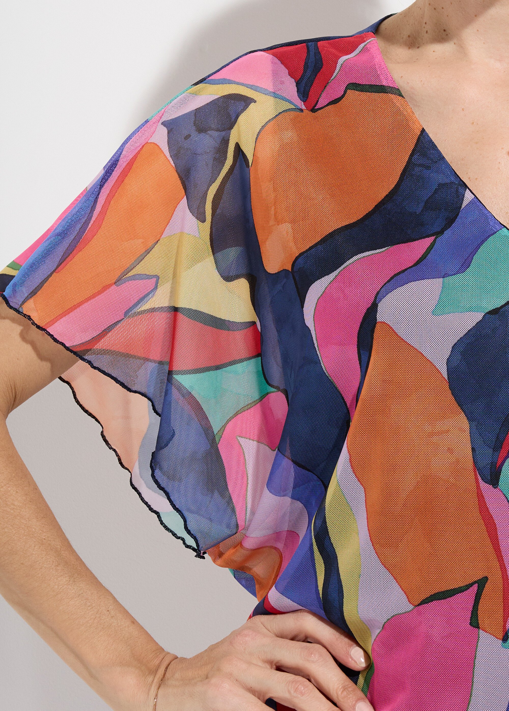 T-shirt court col V résille imprimée Femme MULTICOLORE CACHETTER DE1