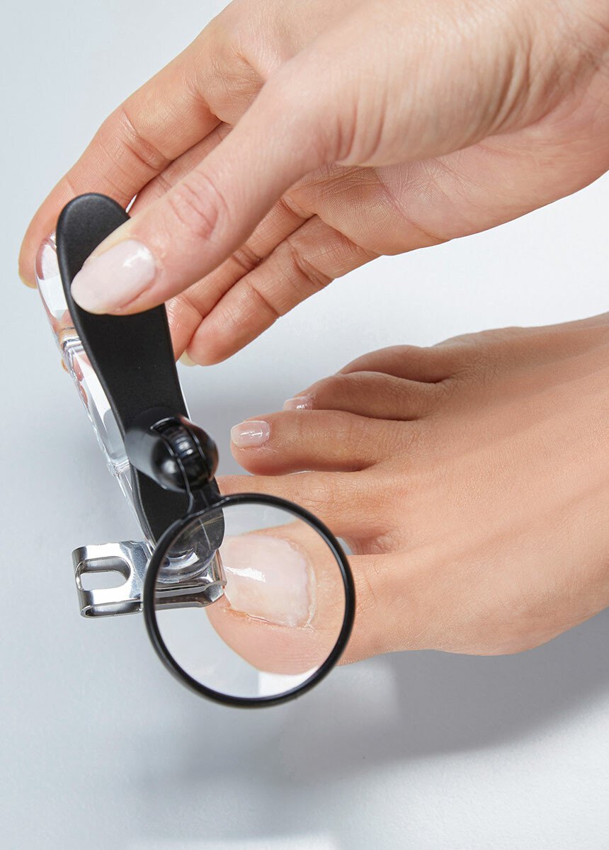 Coupe-ongles rotatif avec loupe LE COUPE ONGLES GRISAILLE DE2