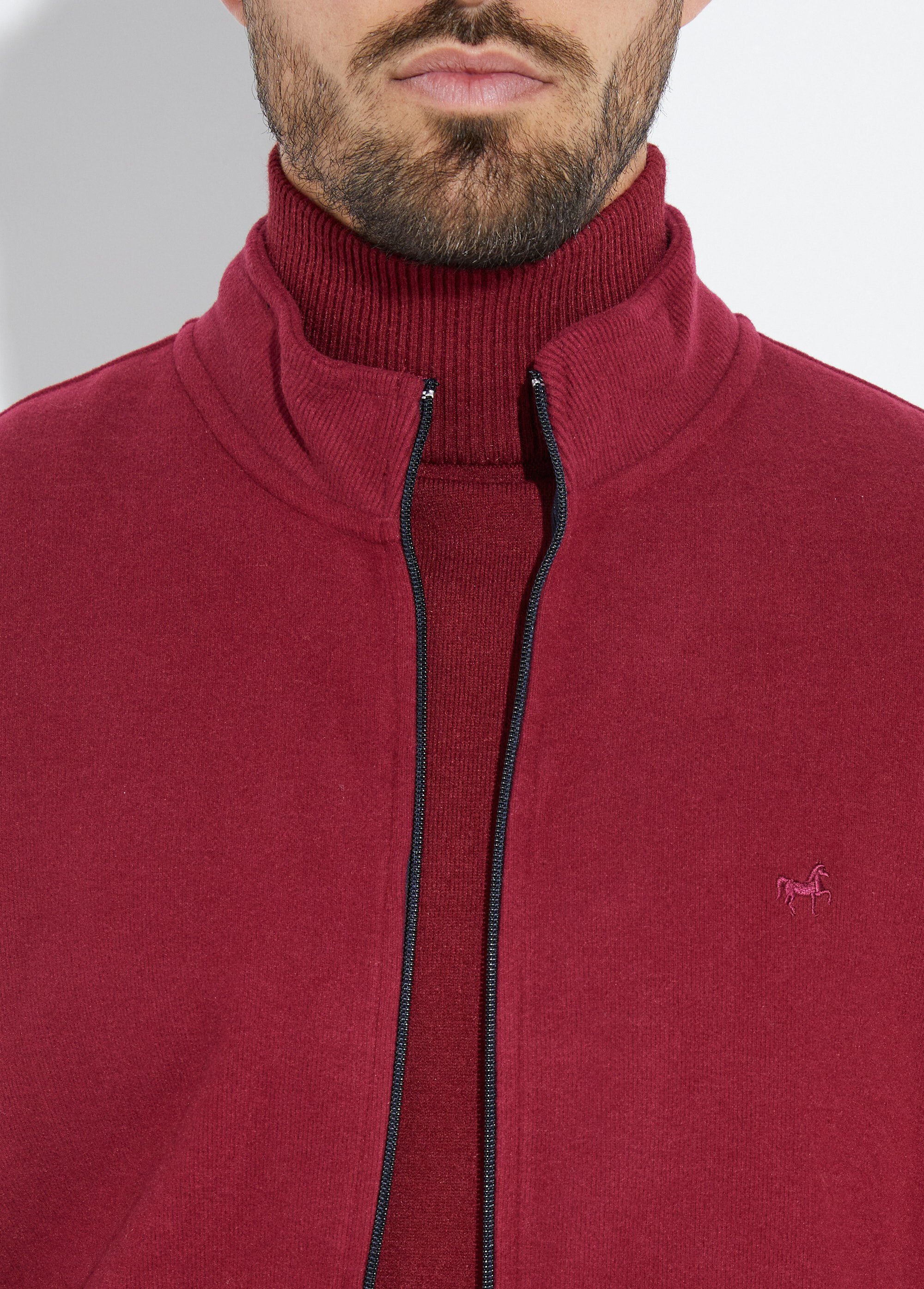 Gilet zippé doux en maille, col montant