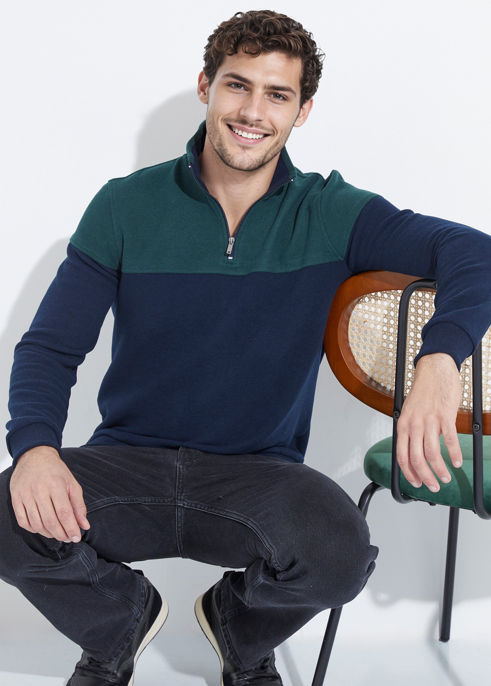 Pull bicolore doux, col montant 1/2 zip