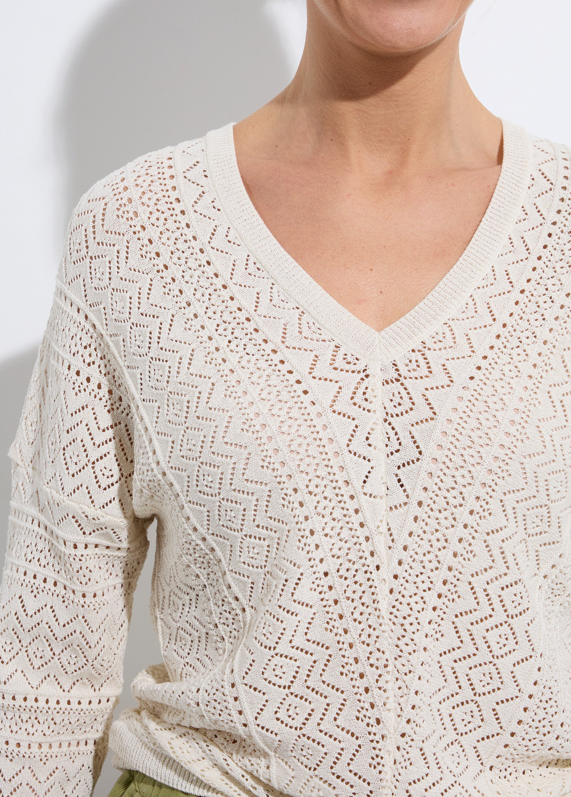 Pull doux col V maille ajourée avec fibres recyclées Femme Beige MERISE DE1