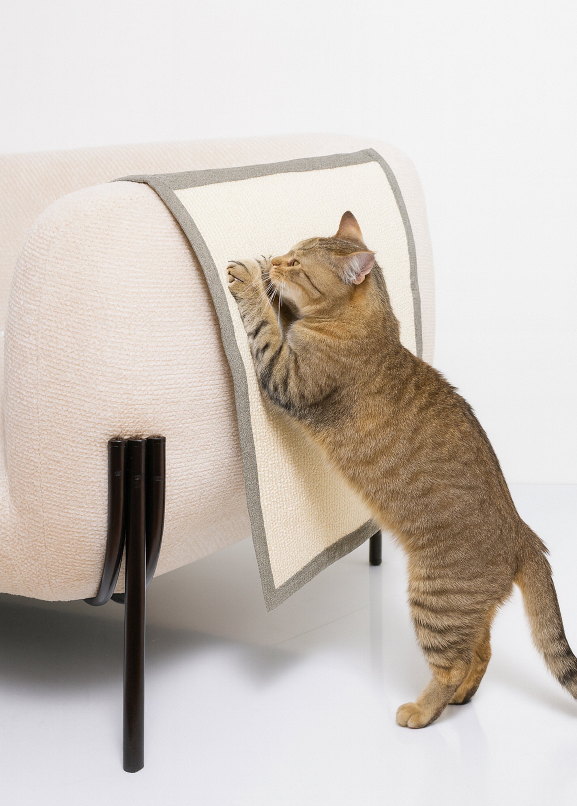 Tapis griffoir nomade pour canapé