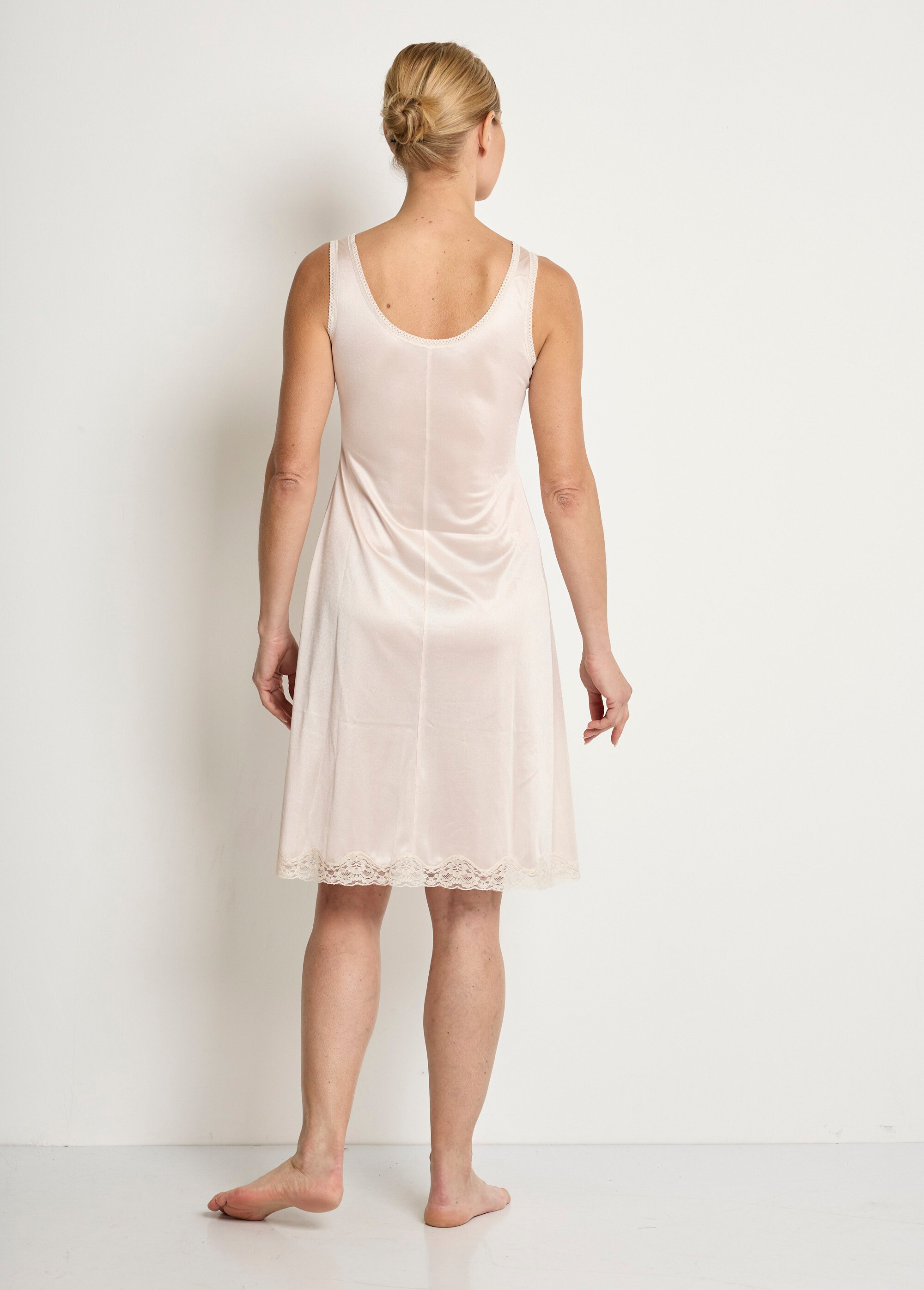 Fond de robe dentelle de Calais antistatique Femme Rose SABORD DO1