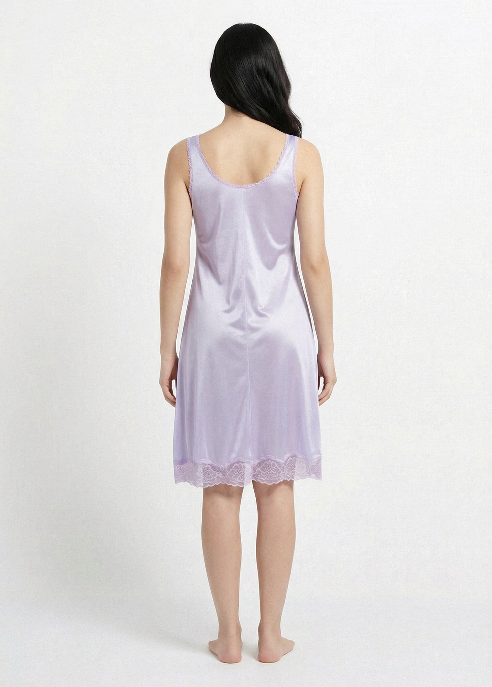 Fond de robe satiné antistatique et dentelle