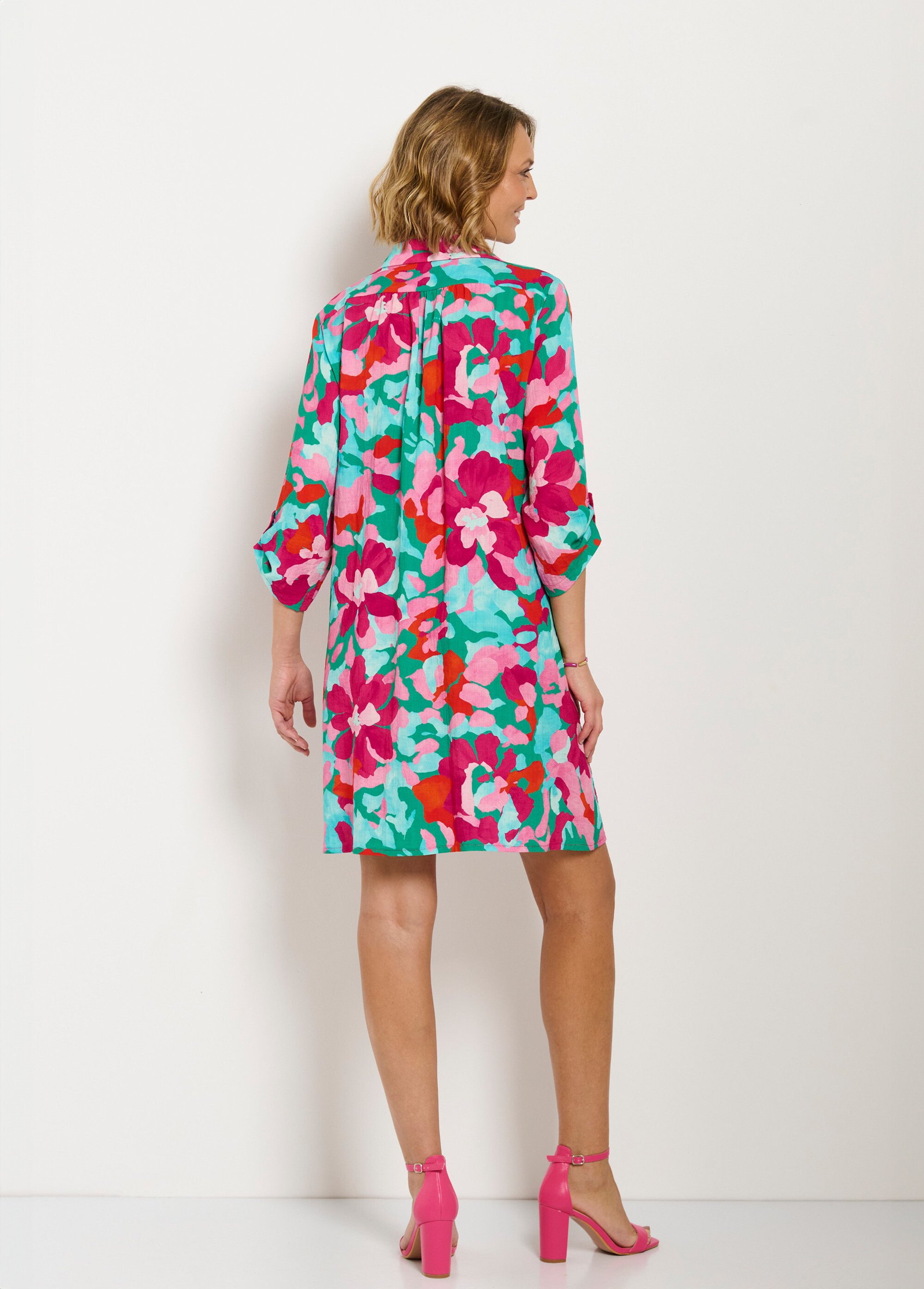 Robe-chemisier courte fleurie manches 3/4 retroussables