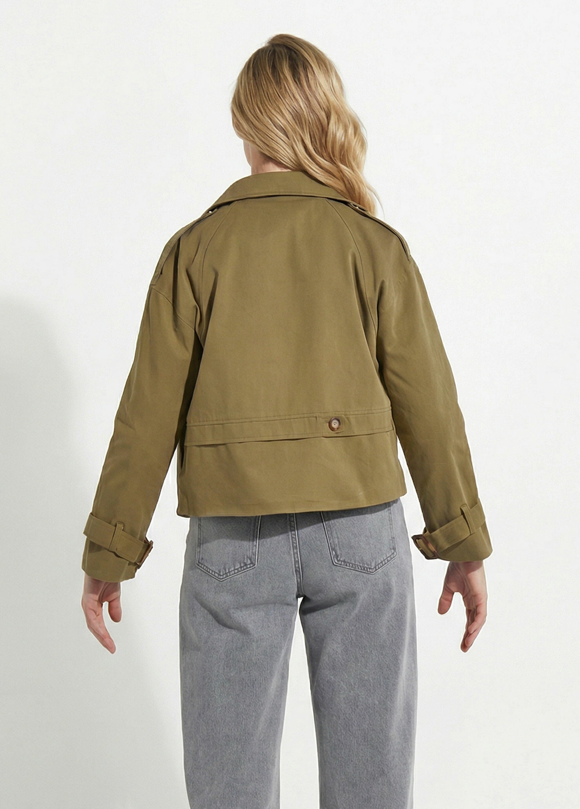 Veste type trench, détails façon corne