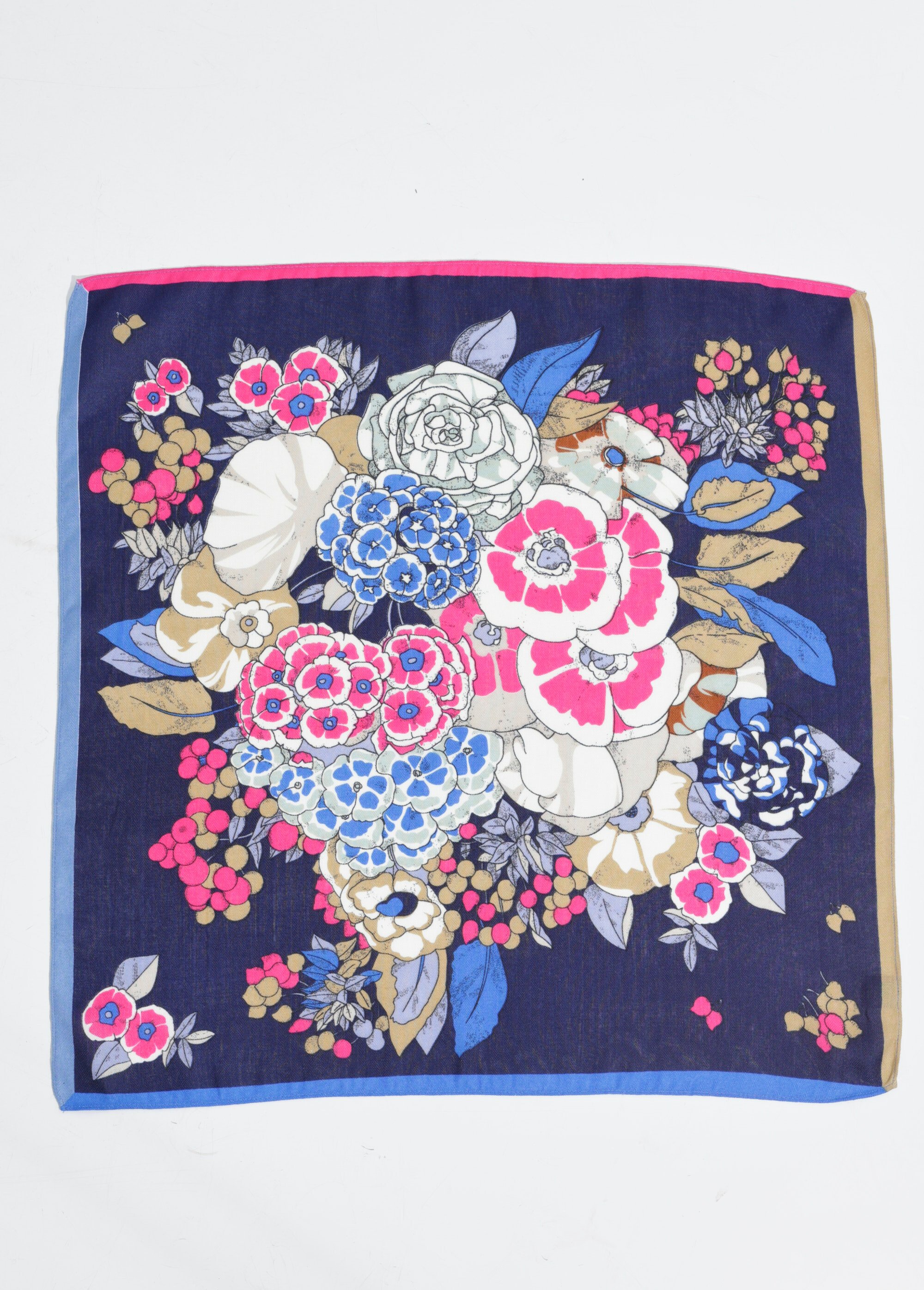 Foulard carré thème floral camélias Femme Bleu TD-FL25308 DE1