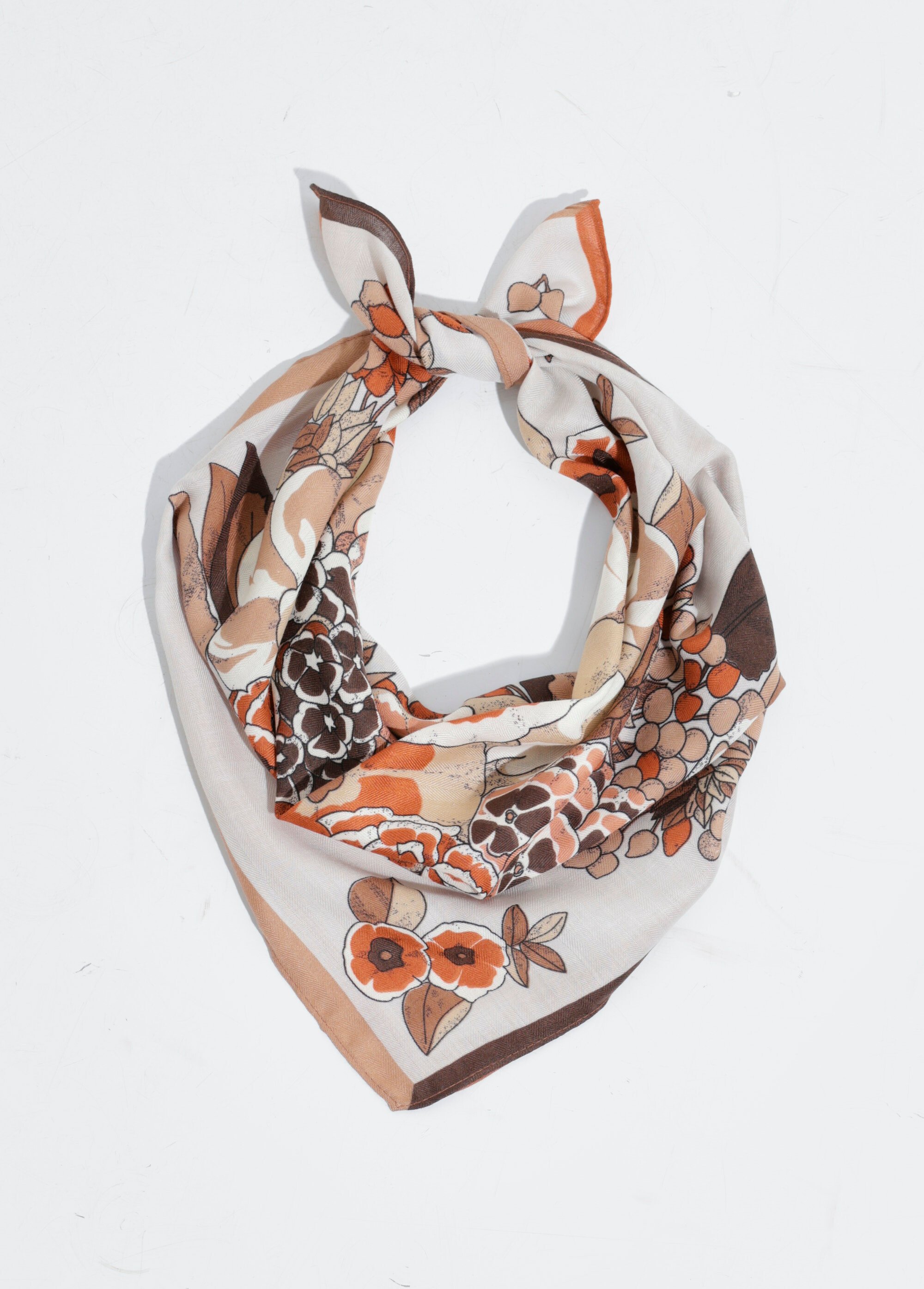 Foulard carré thème floral camélias Femme Beige TD-FL25308 FA1