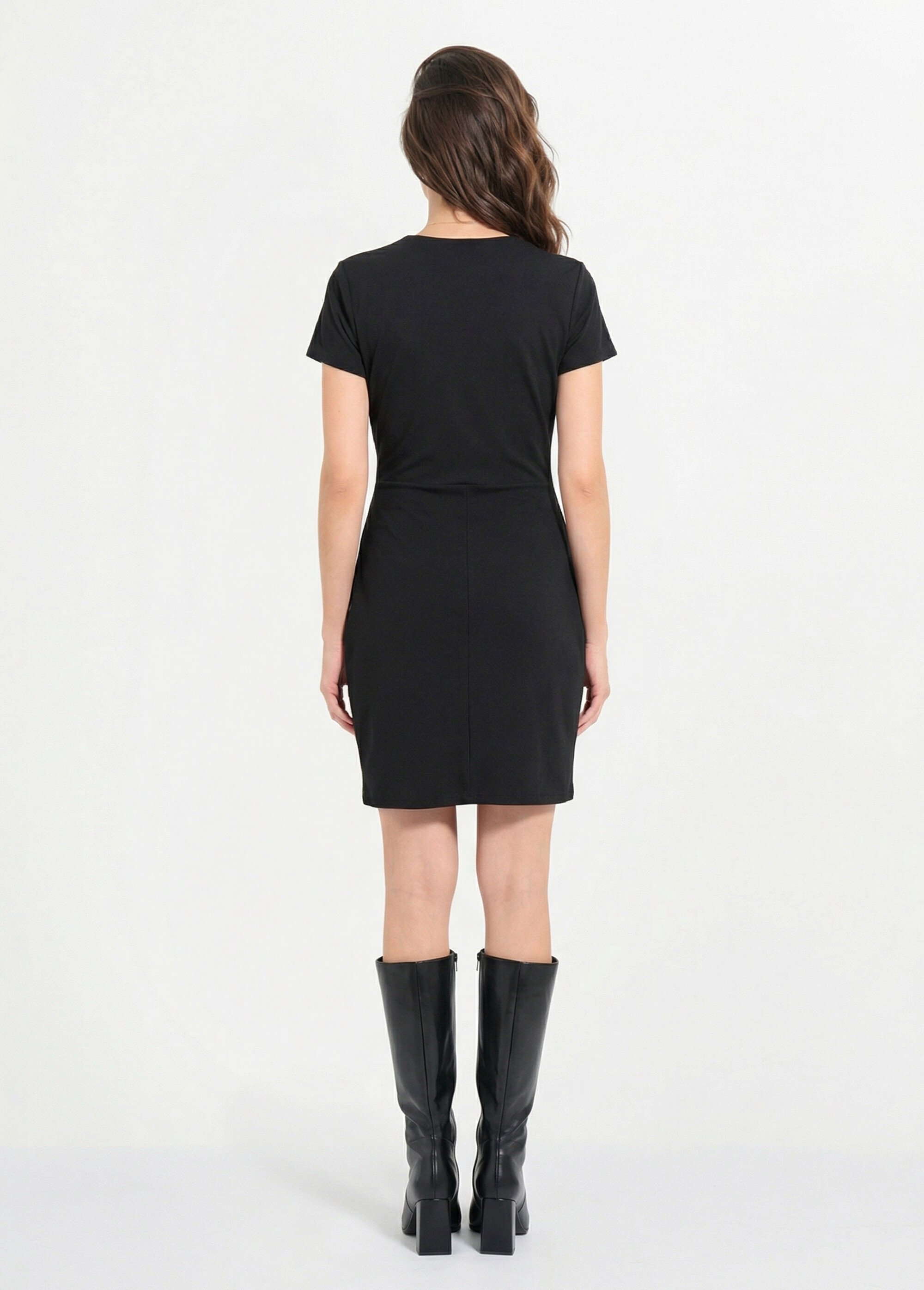 Robe drapée maille crêpe détail bijou