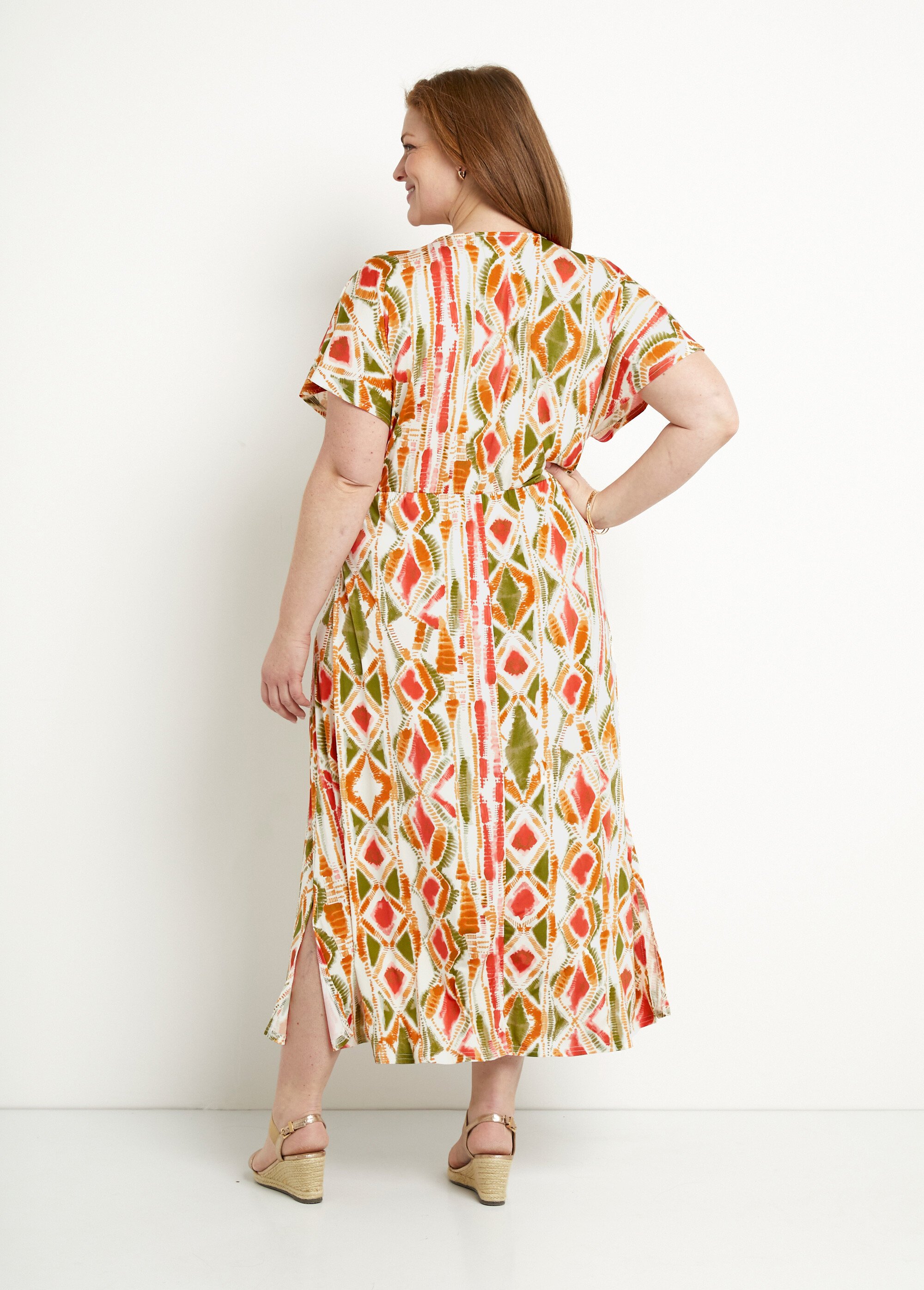 Robe longue col V évasée imprimée